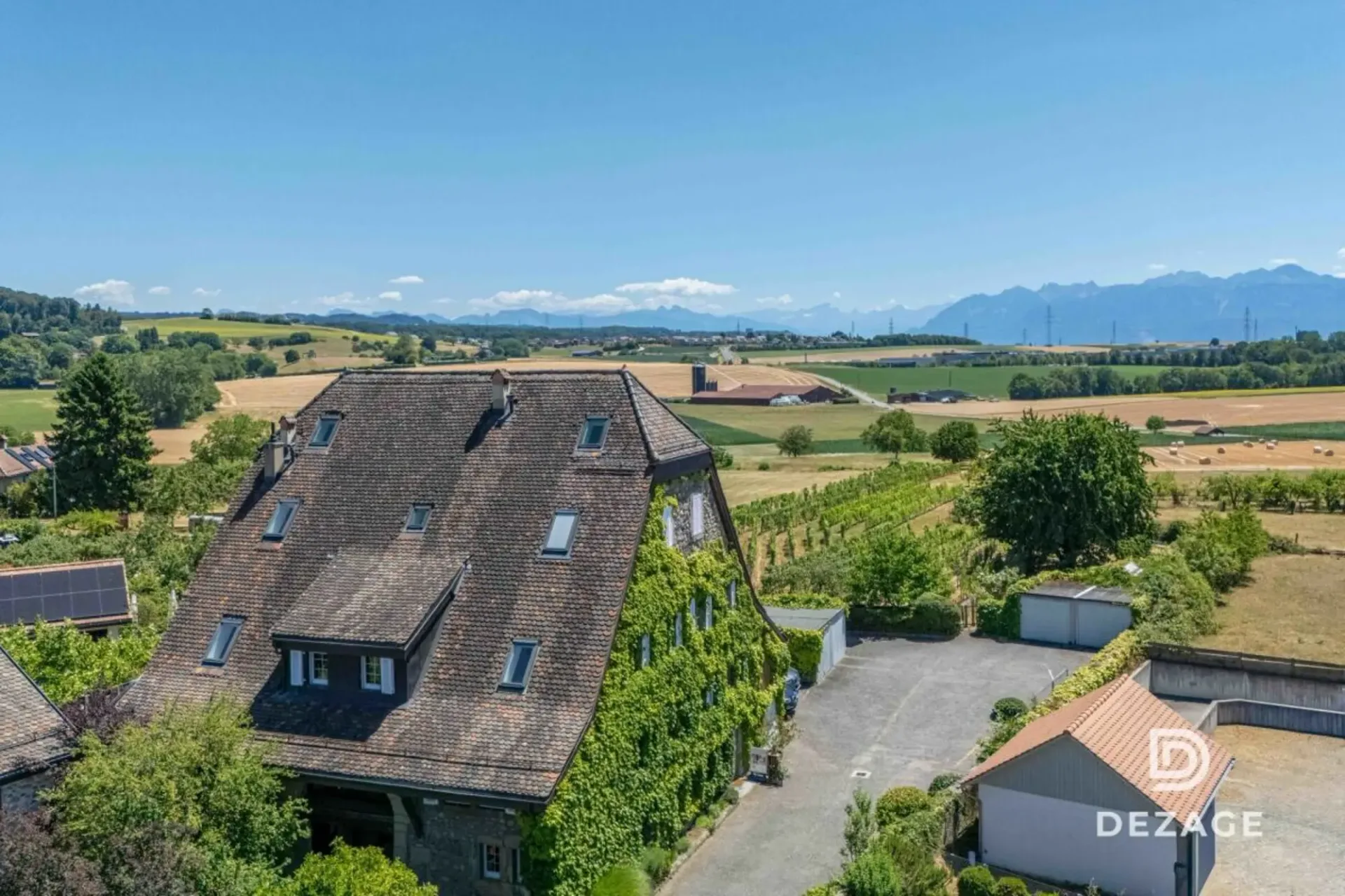 Wohnung mit Charakter und Panoramablick sowie Garten, 5 Minuten von Crissier!