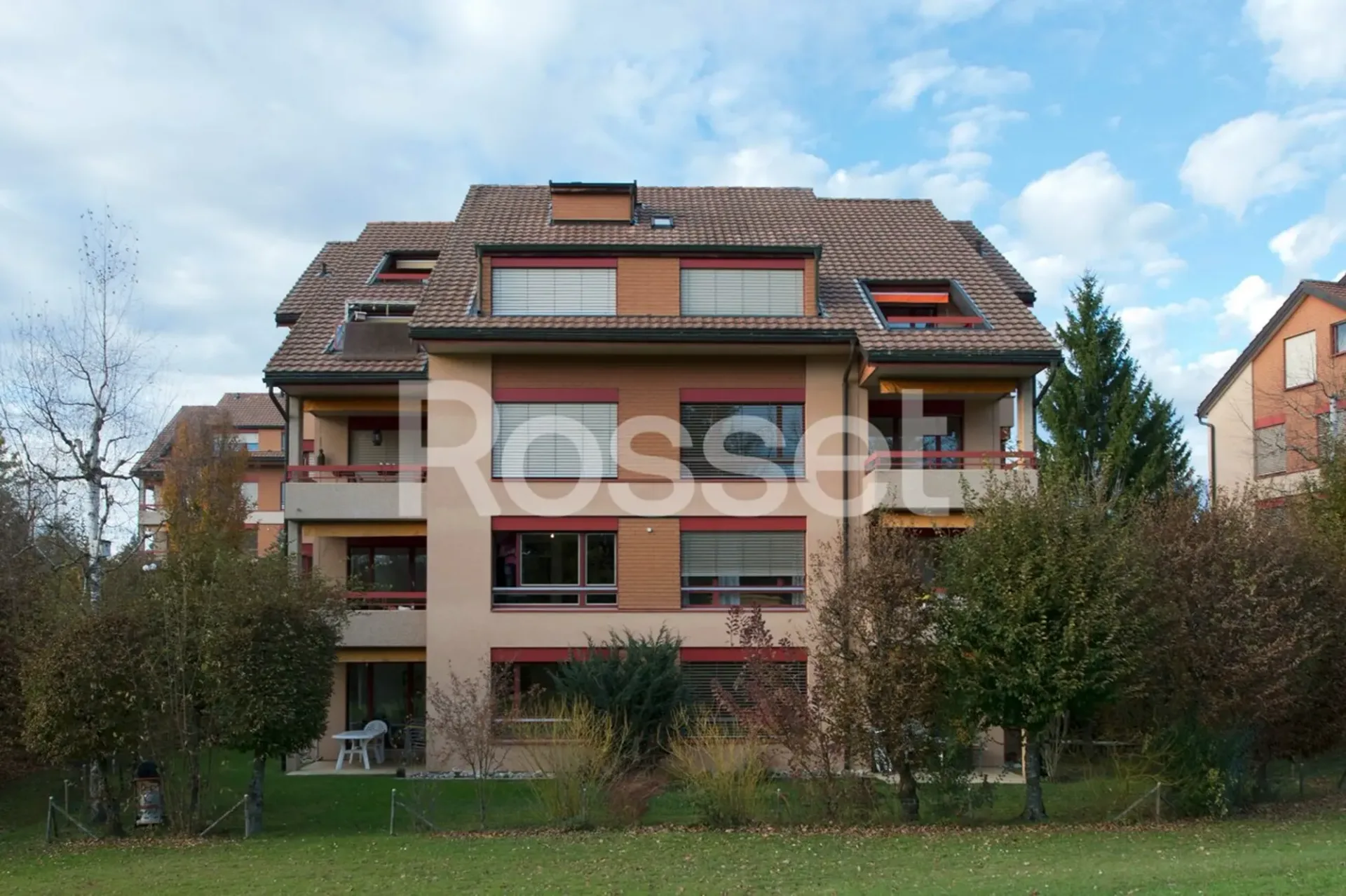 Schönes 4.5-Zimmer-Apartment im 2. Stock renoviert