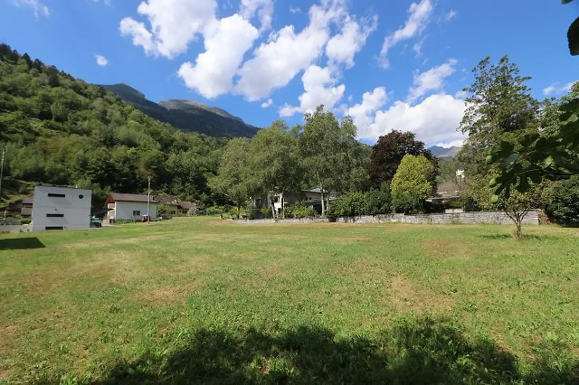 Baugrundstück in sonniger Lage - Valle di Blenio (Corzoneso / Acquarossa)