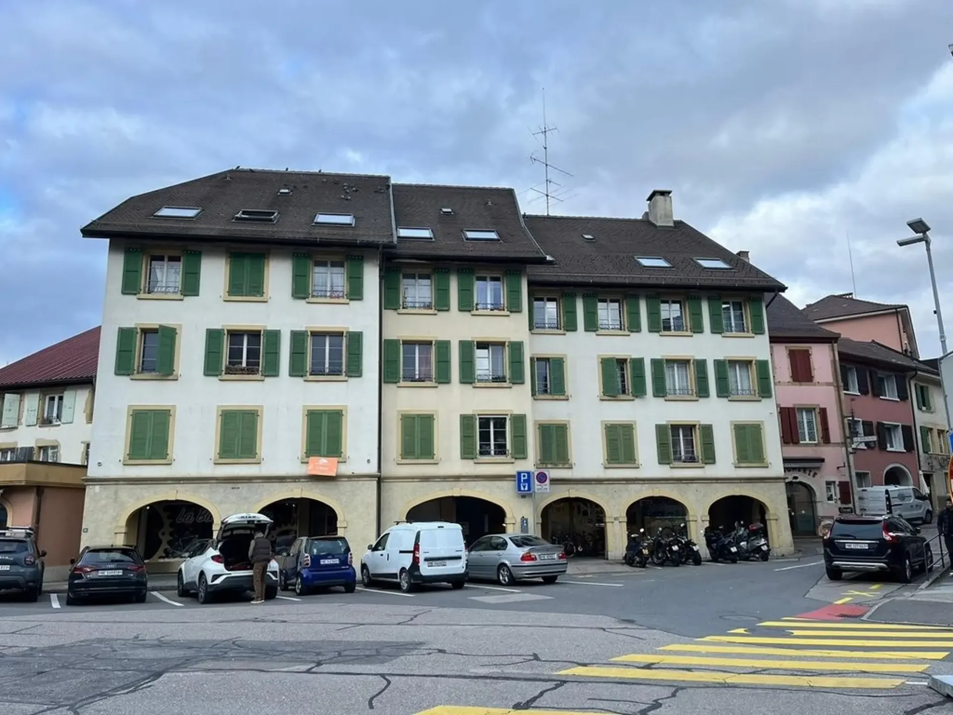 SCHÖNES STUDIO NAHE BEI EINKAUFSMÖGLICHKEITEN