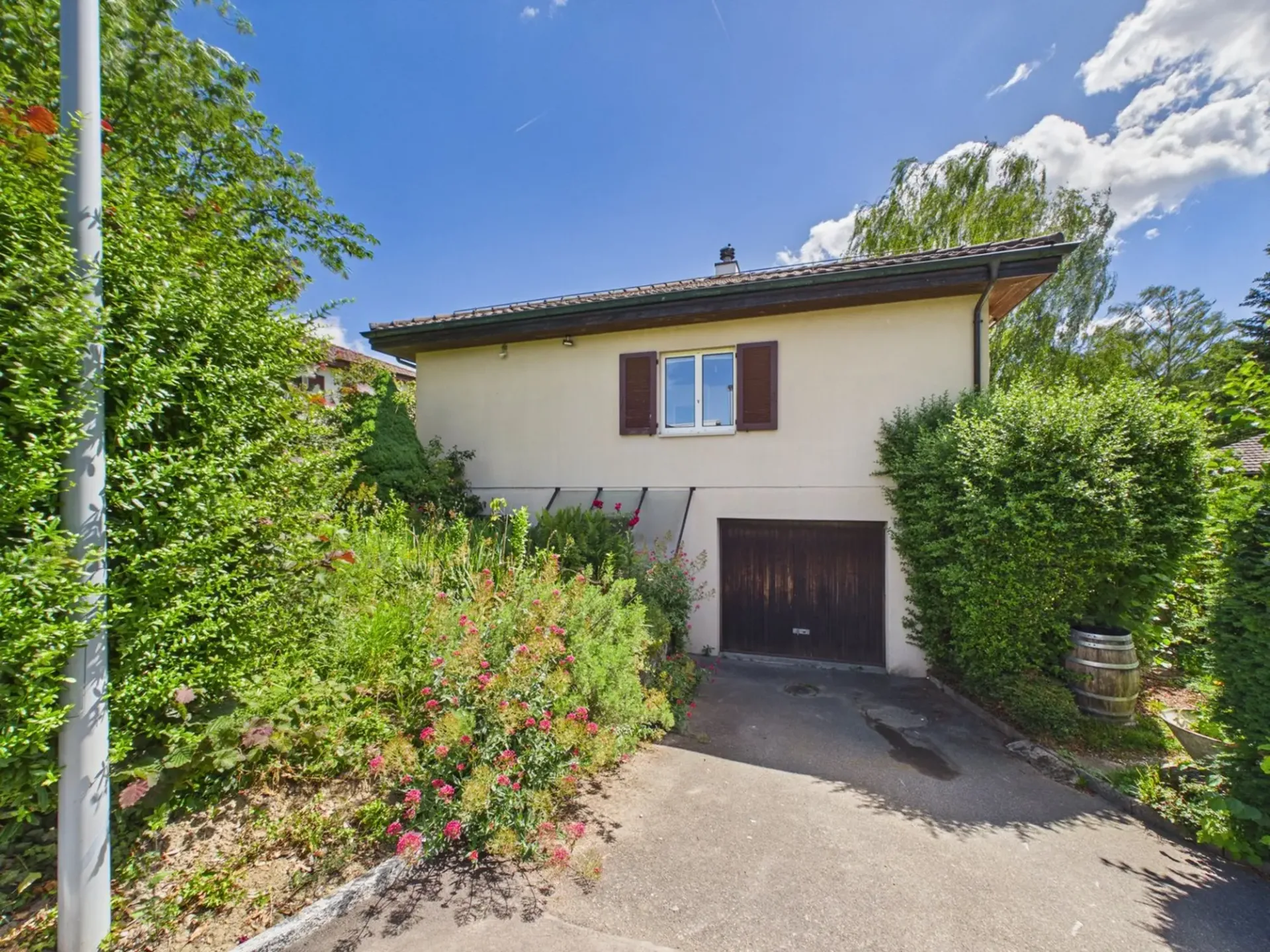 Freistehendes Einfamilienhaus mit Charme, Ruhe und attraktivem Entwicklungspotenzial
