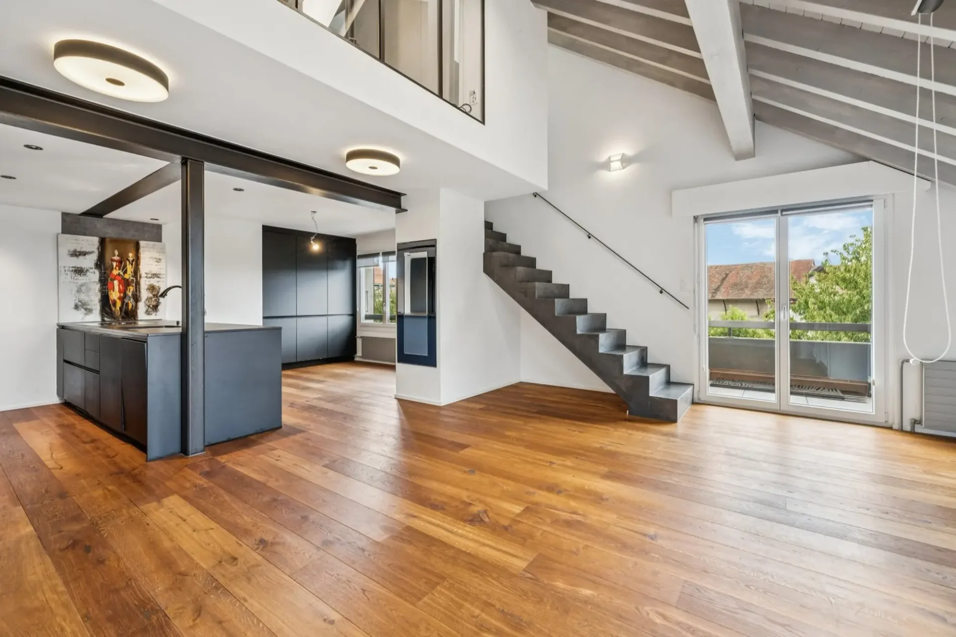 SUPERB RENOVATED DUPLEX WITH A LOT OF CHARACTER