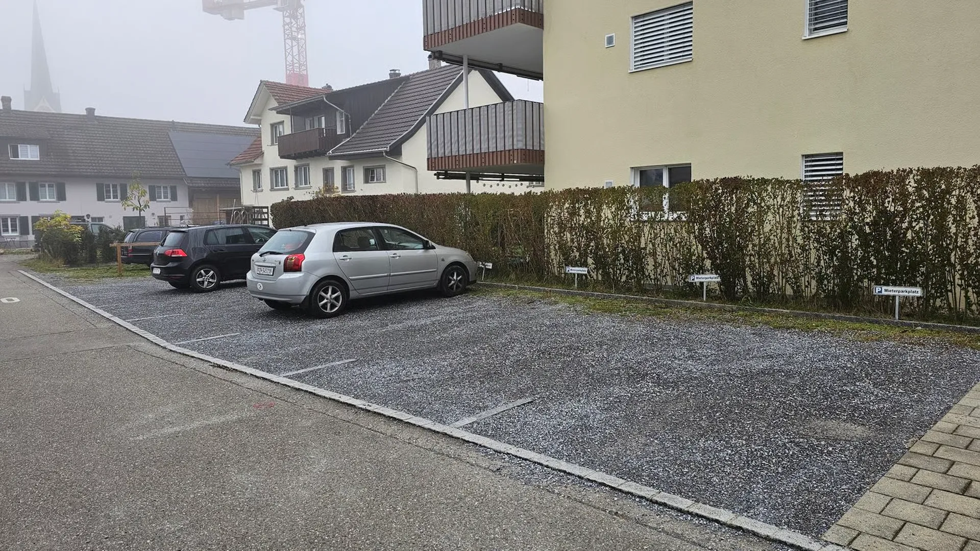 Aussenparkplatz direkt beim Bahnhof Eschenz