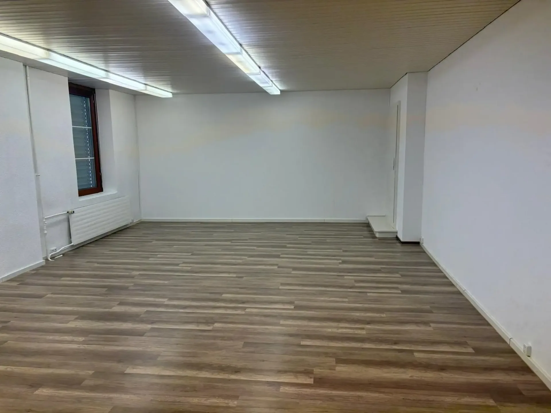 Vielseitiger Arbeits- oder Praxisraum