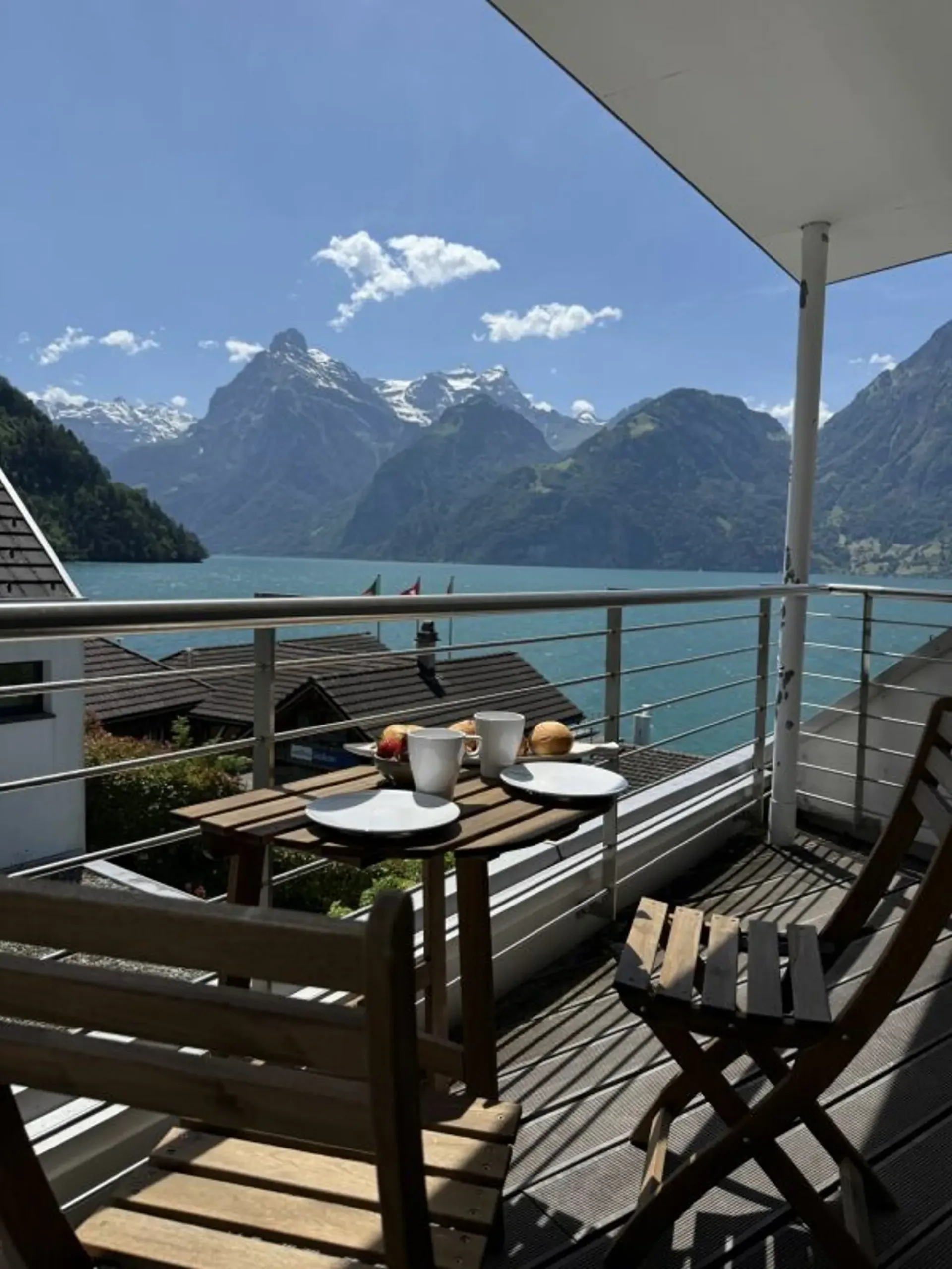 Ferien am Vierwaldstättersee mit privatem Park direkt am See