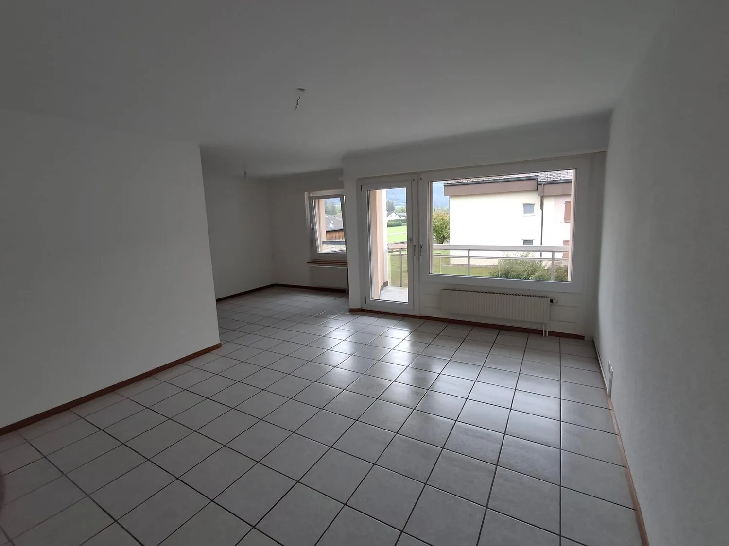Wohnung 3.5 Zimmer renoviert zu vermieten in Enney