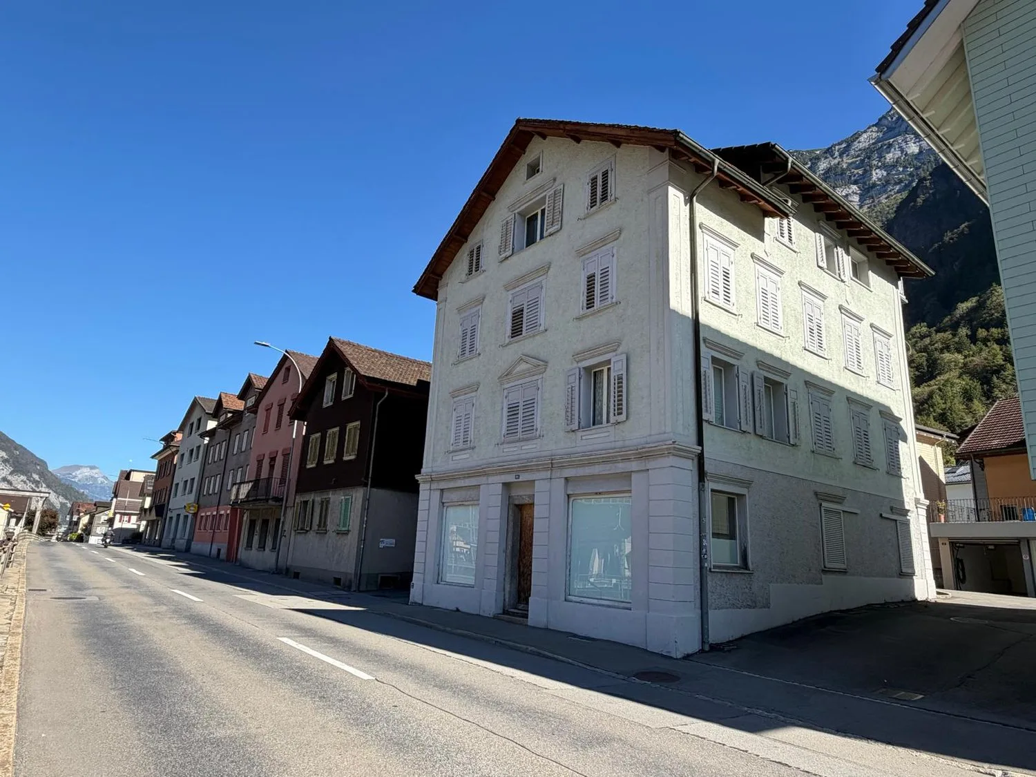4-Family House near Erstfeld Train Station – fully rented, modernized in 2021 | Bidding Procedure