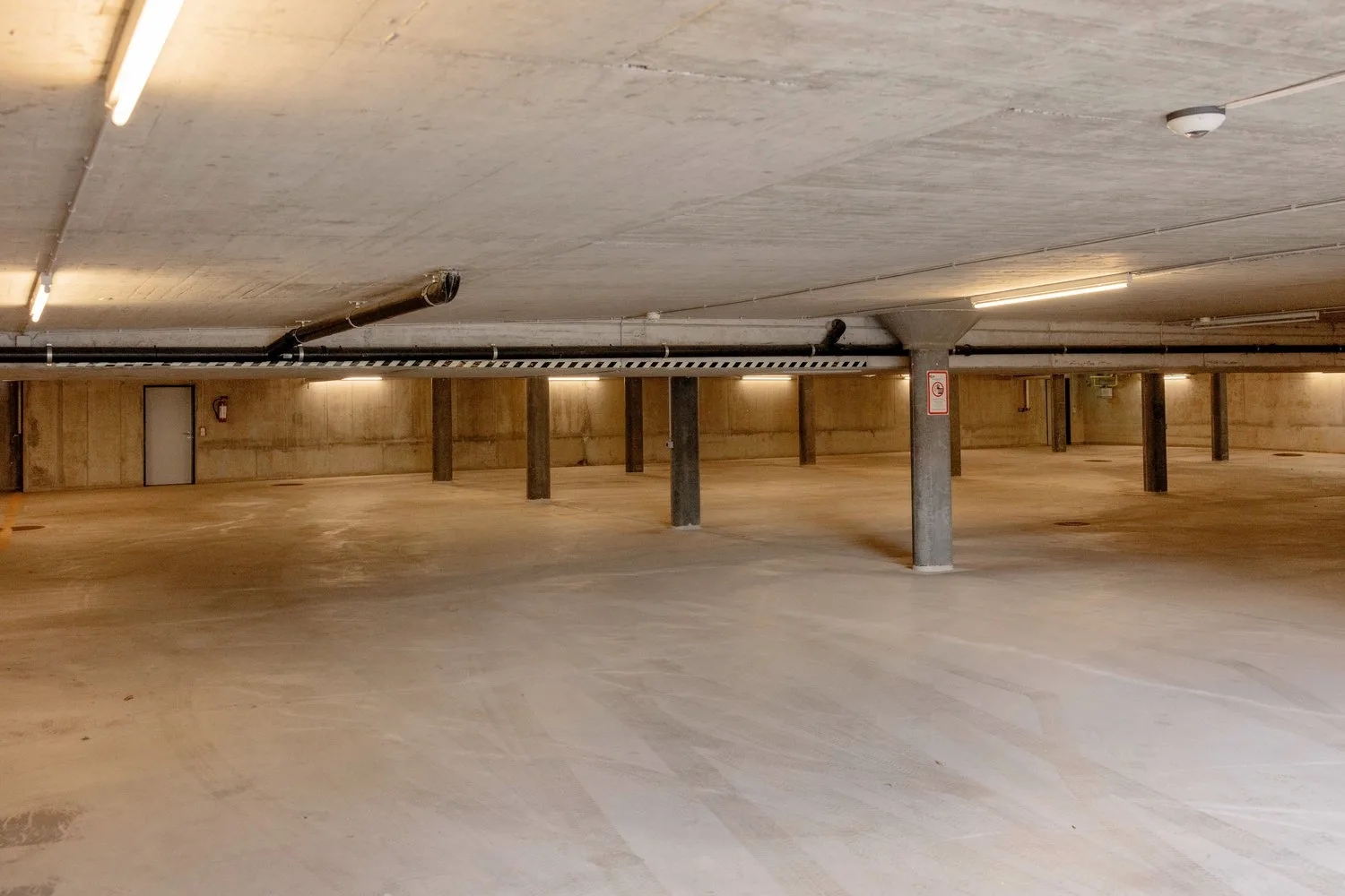 Place de stationnement à louer – sûr & centré