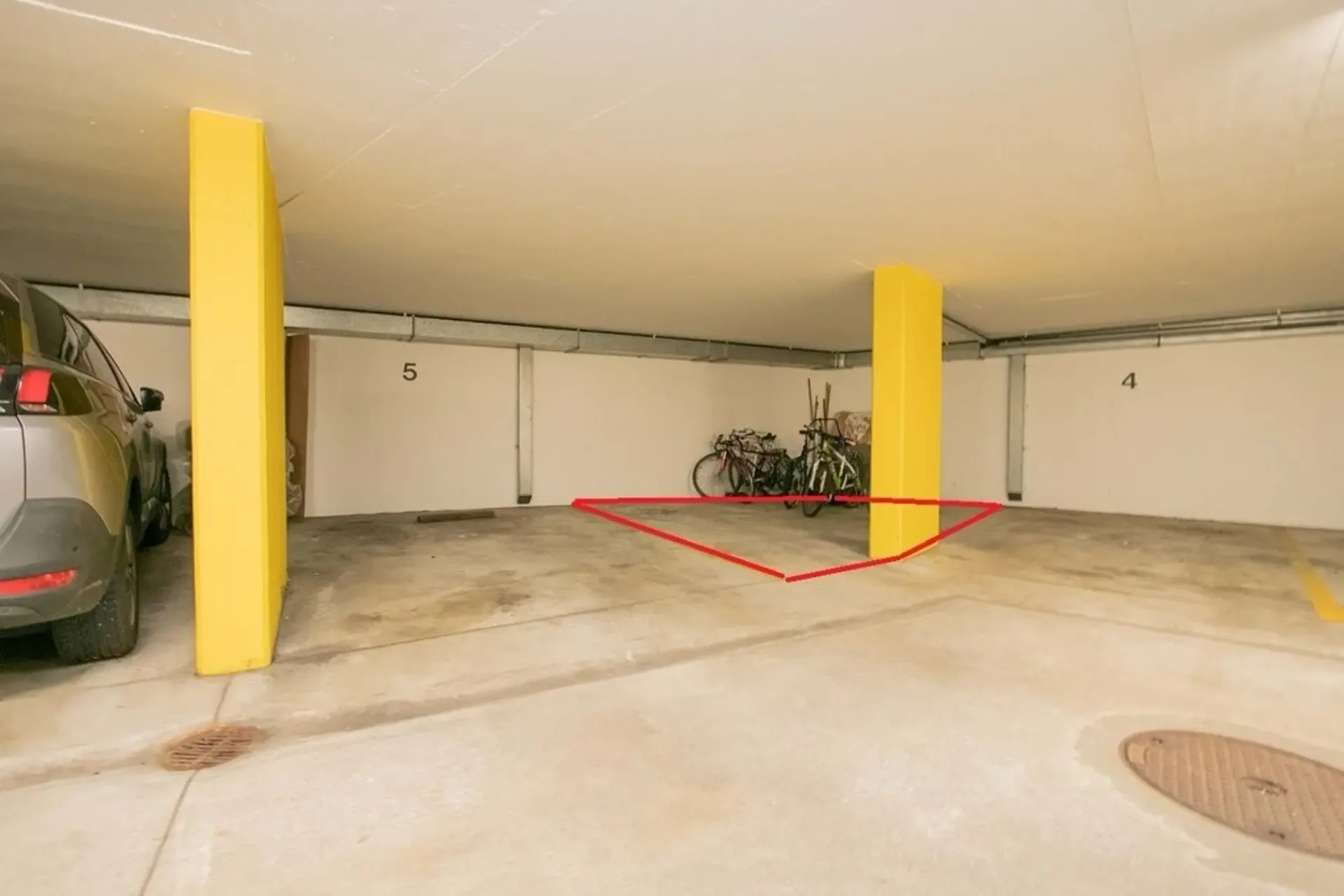 Töff Abstellplatz in Tiefgarage im Linsebühlquartier