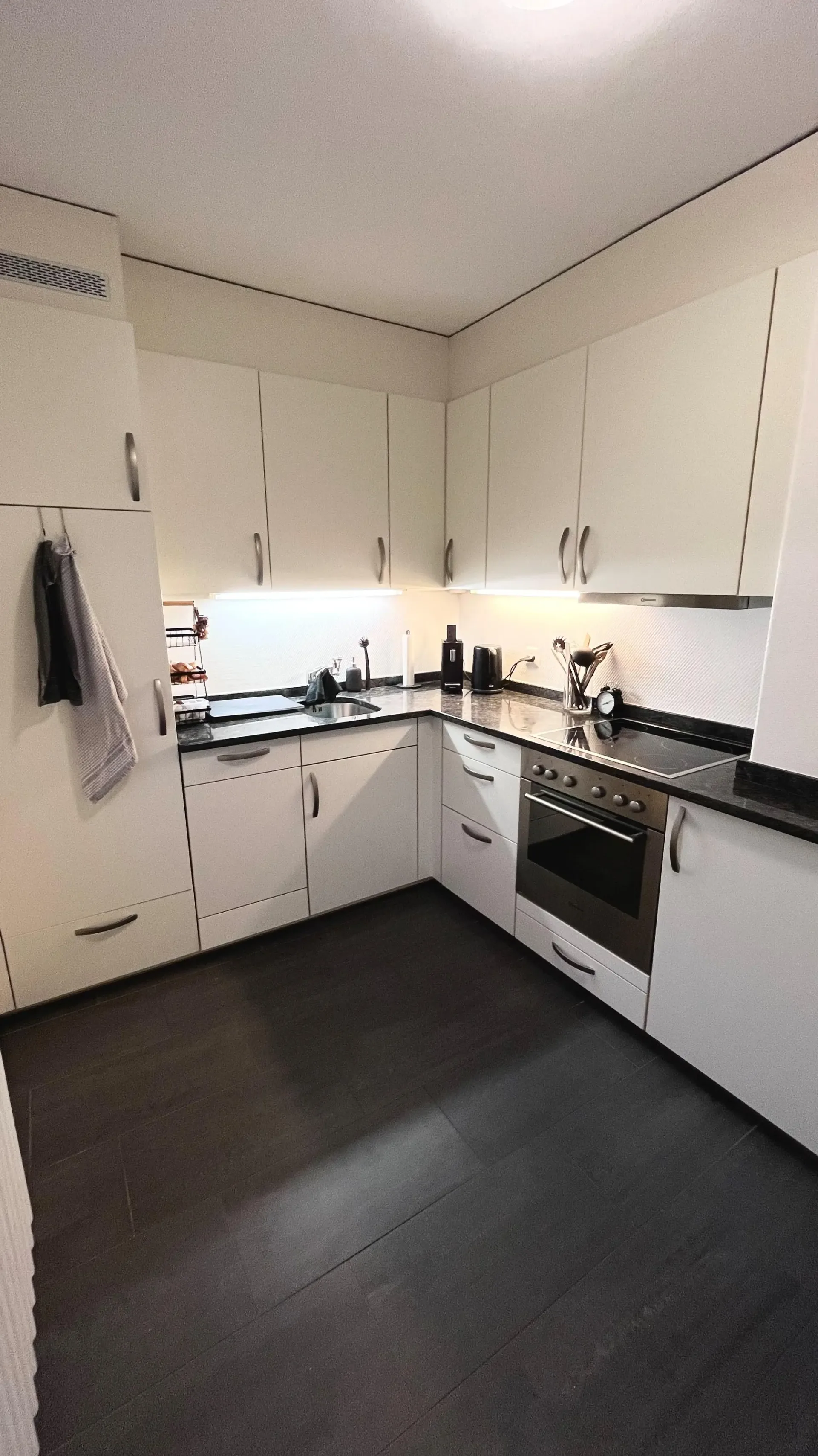 Moderne und helle 2.5 Zimmerwohnung an zentraler Lage!