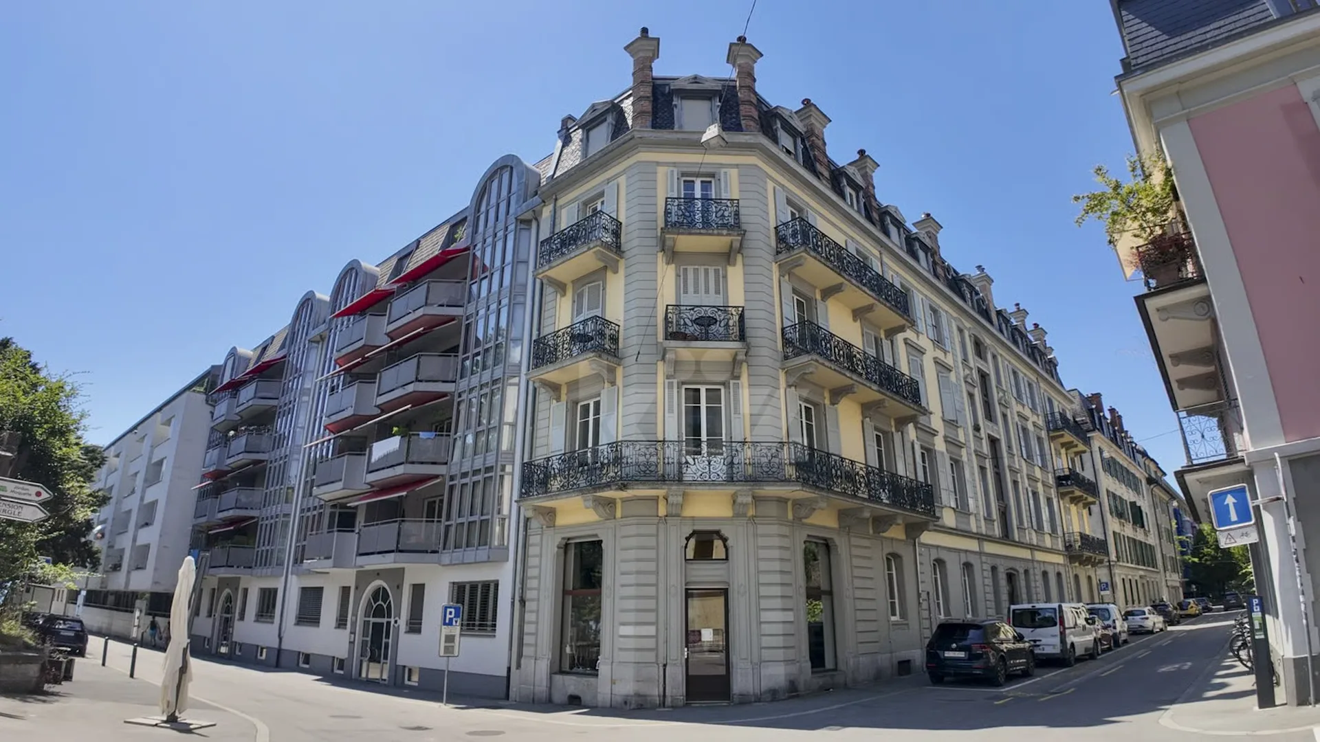 Bar mit Café Le Céleste, zwei Minuten zu Fuß vom See entfernt