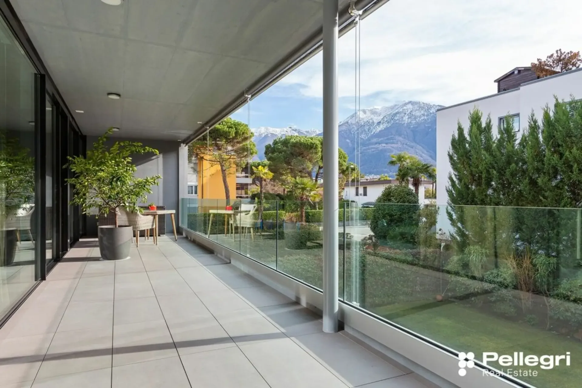 Elegante 4.5 Zi.-Wohnung in zentraler Lage mit grosszügiger Terrasse