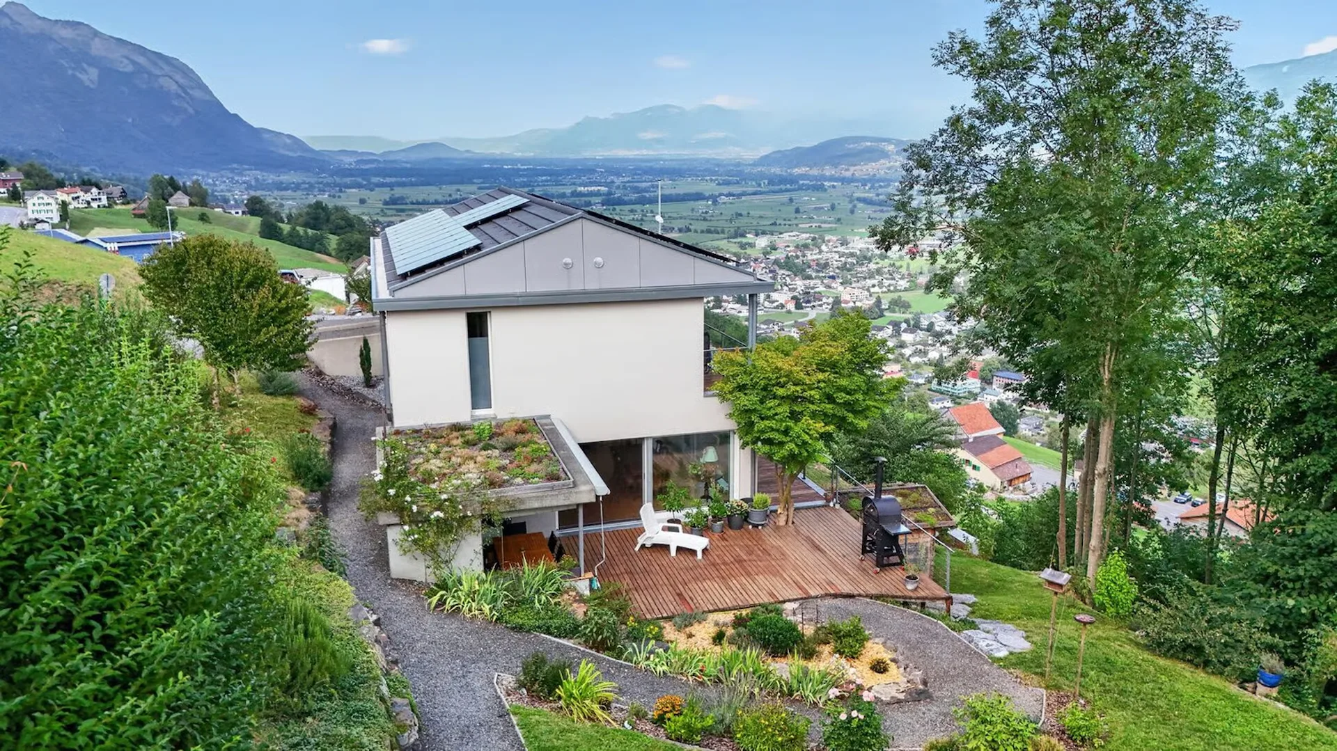 Modern single-family house with panoramic view in Gams