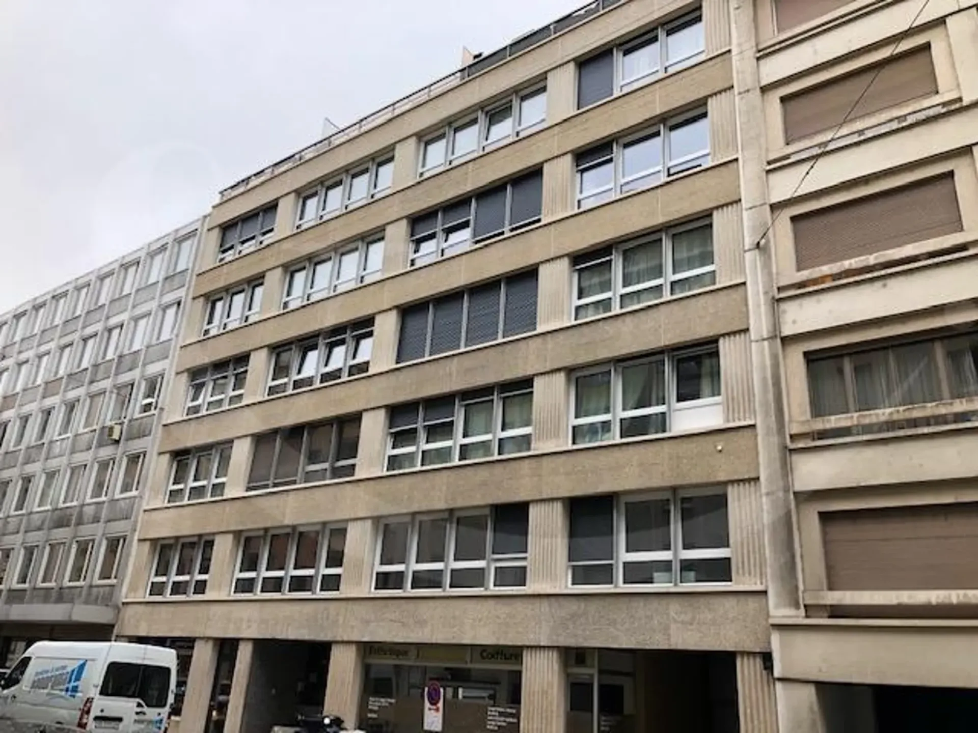 Rue du Roveray 12, Büros von etwa 417m2