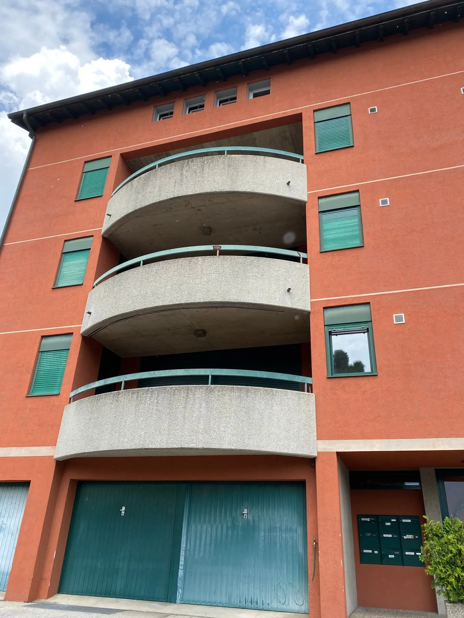 CASLANO - 2,5 Zimmer Mansardenwohnung