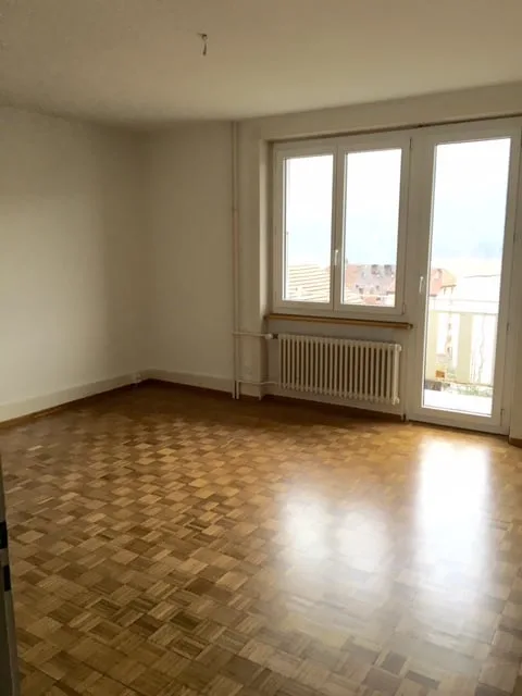 Agréable appartement de 3 pièces avec balcon et vue sur la verdure