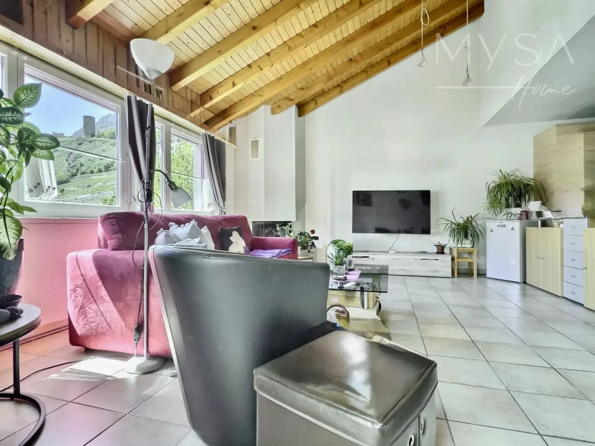 Schönes Apartment mit 4½ Zimmern im letzten Stock