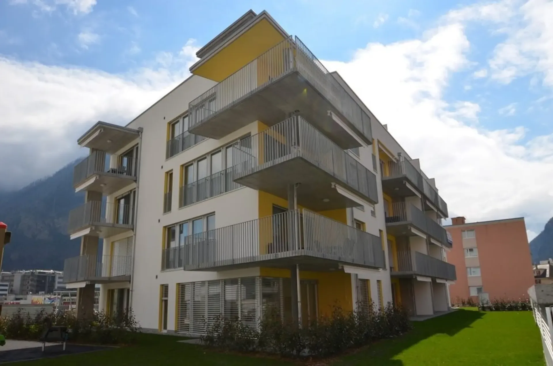 Modern 2.5 room apartment in a central and quiet location