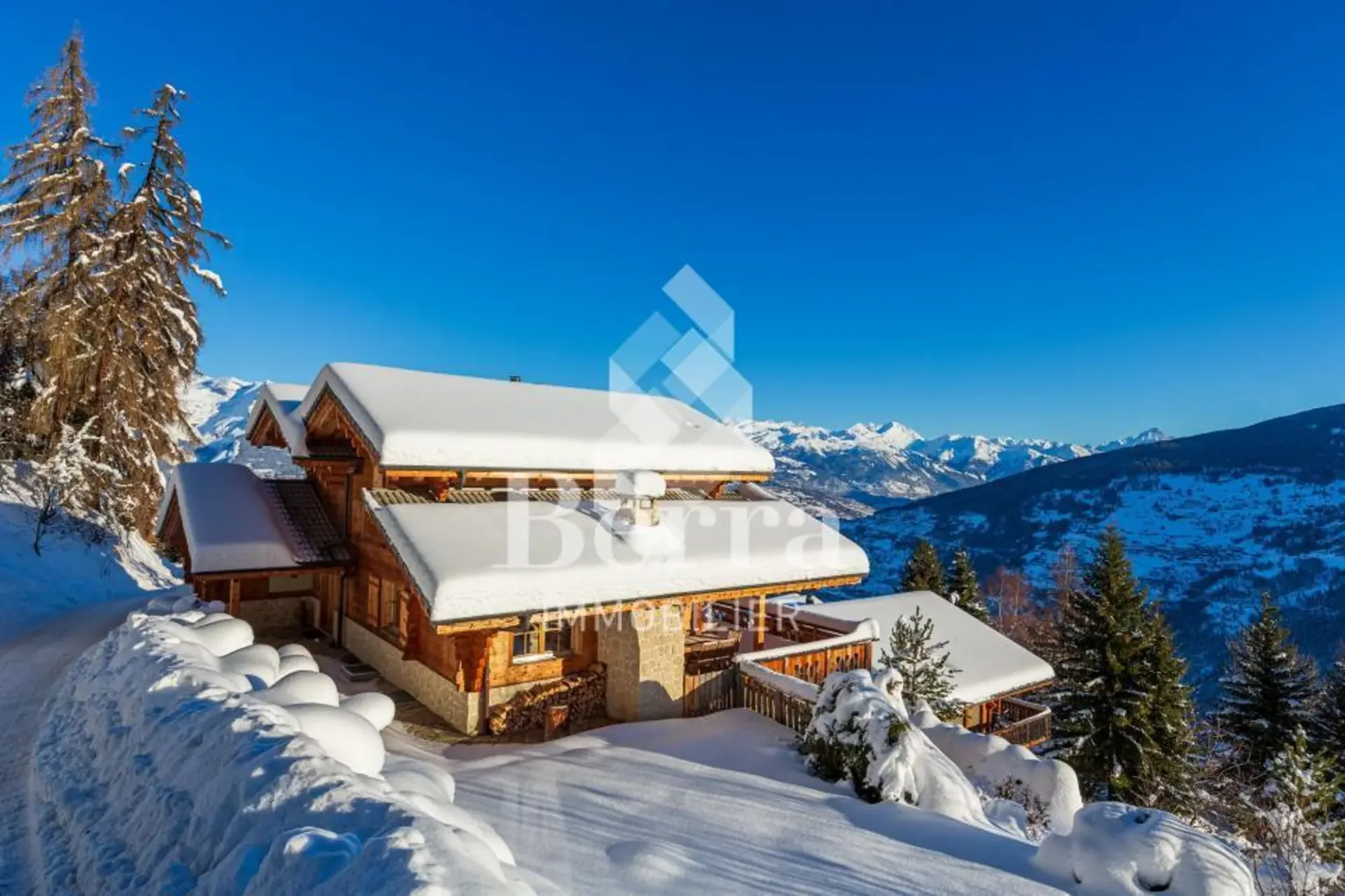 Magnificent Chalet mit Panoramablick auf die Alpen
