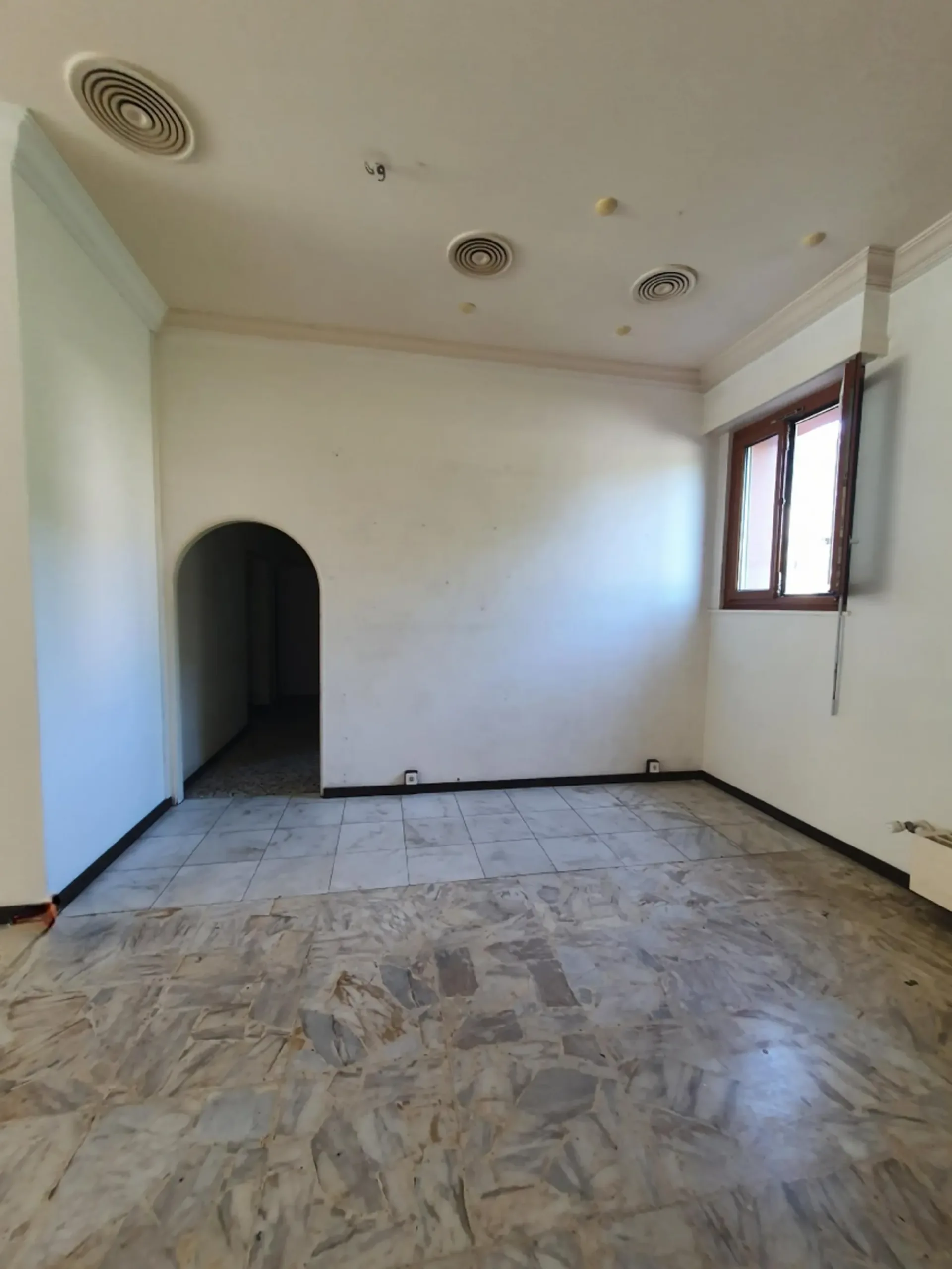 Kommerzielle Arcade mit einer Fläche von 71 m2