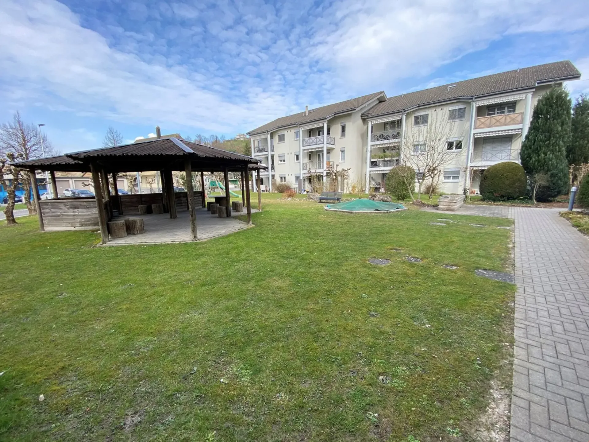 3.5 Zi-Wohnung mit Balkon und Eigenen Waschturm