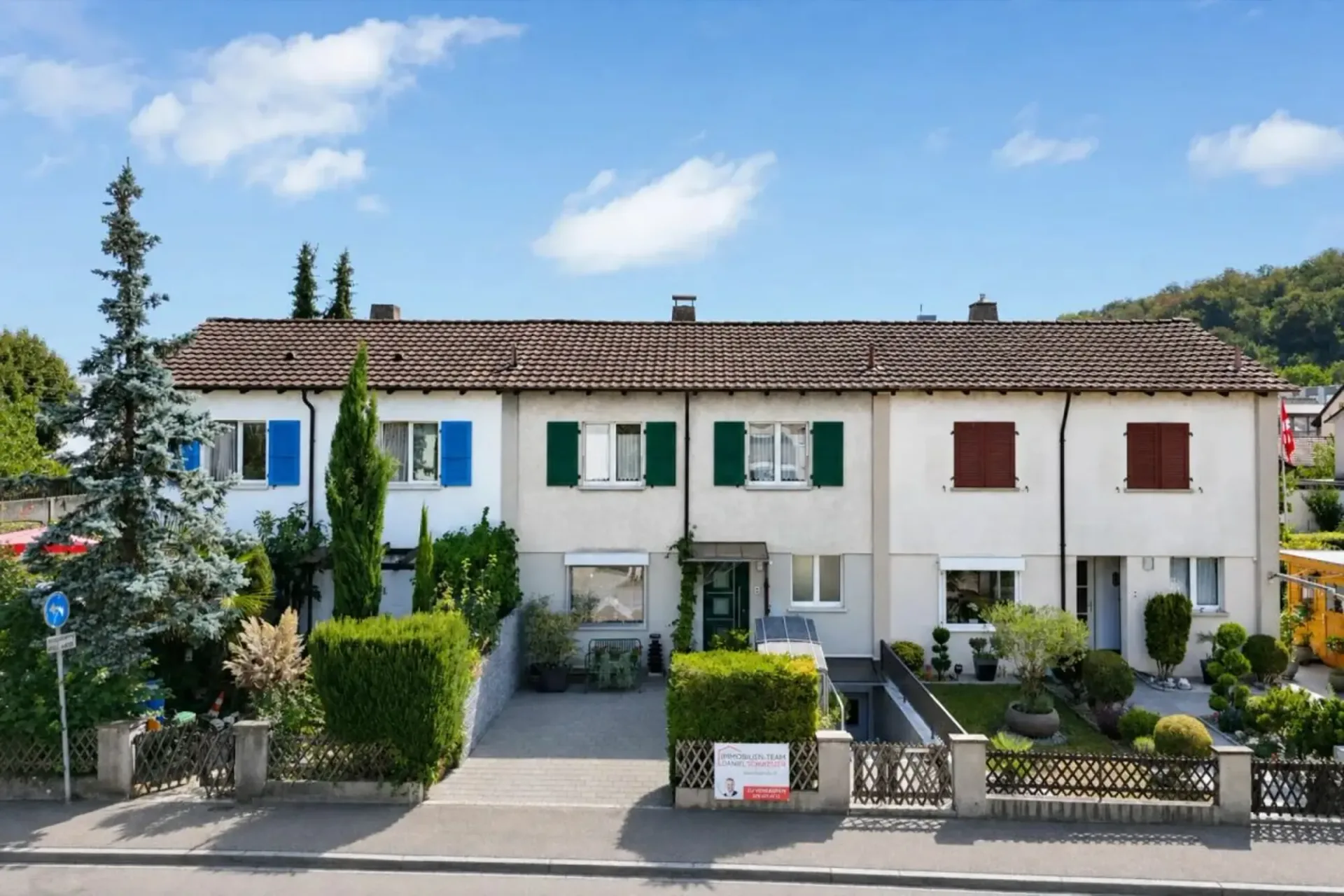 gepflegtes Einfamilienhaus mit Vorplatz und Terasse