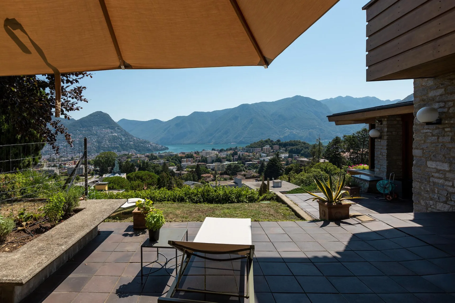 "Villa Al Roccolo"  l'incontro tra la natura e il comfort