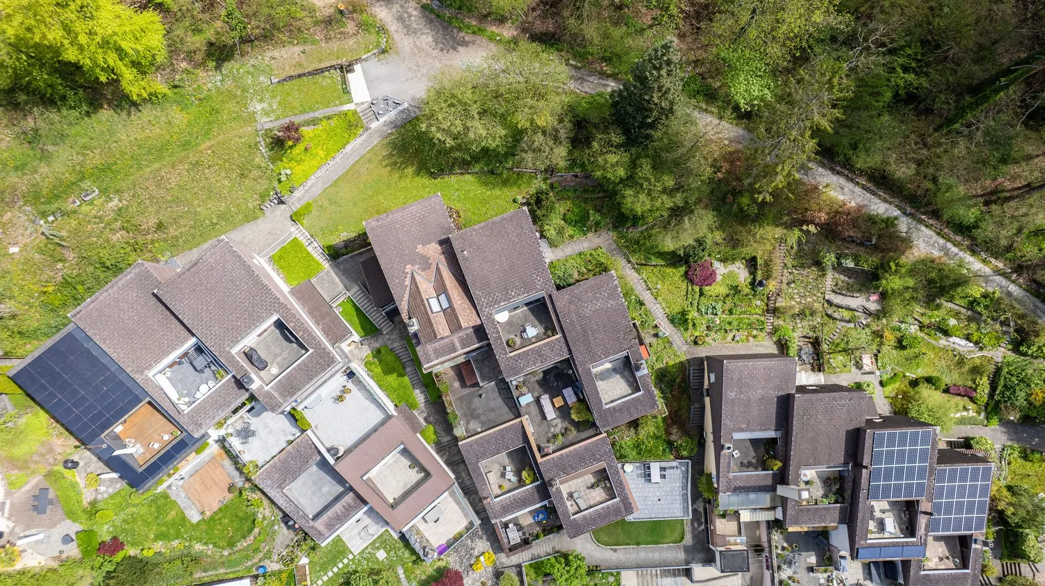 In vendita a Steffisburg: casa a schiera di 5,5 locali con alta privacy
