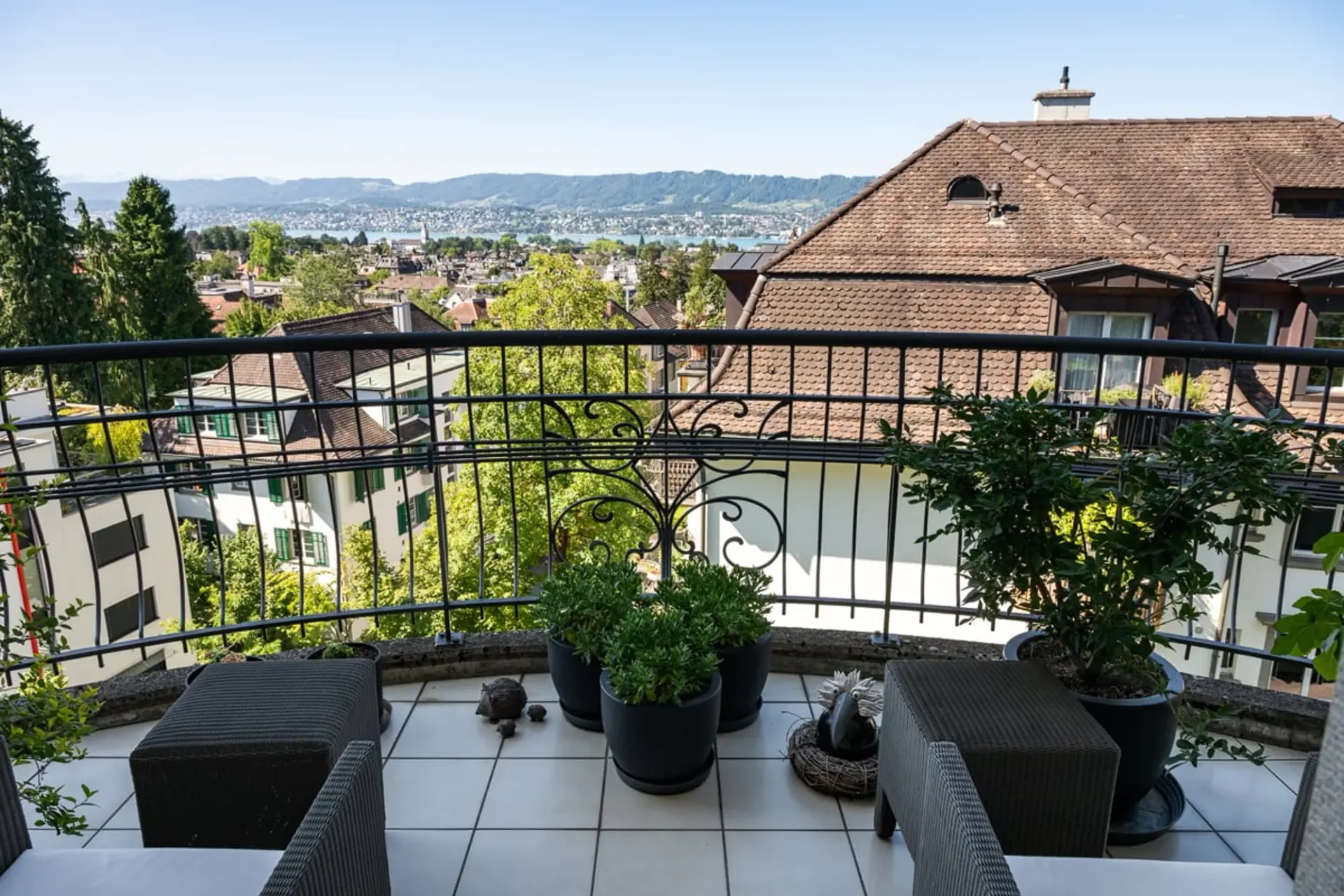 Sopra i tetti di Hottingen – appartamento elegante con vista lontana