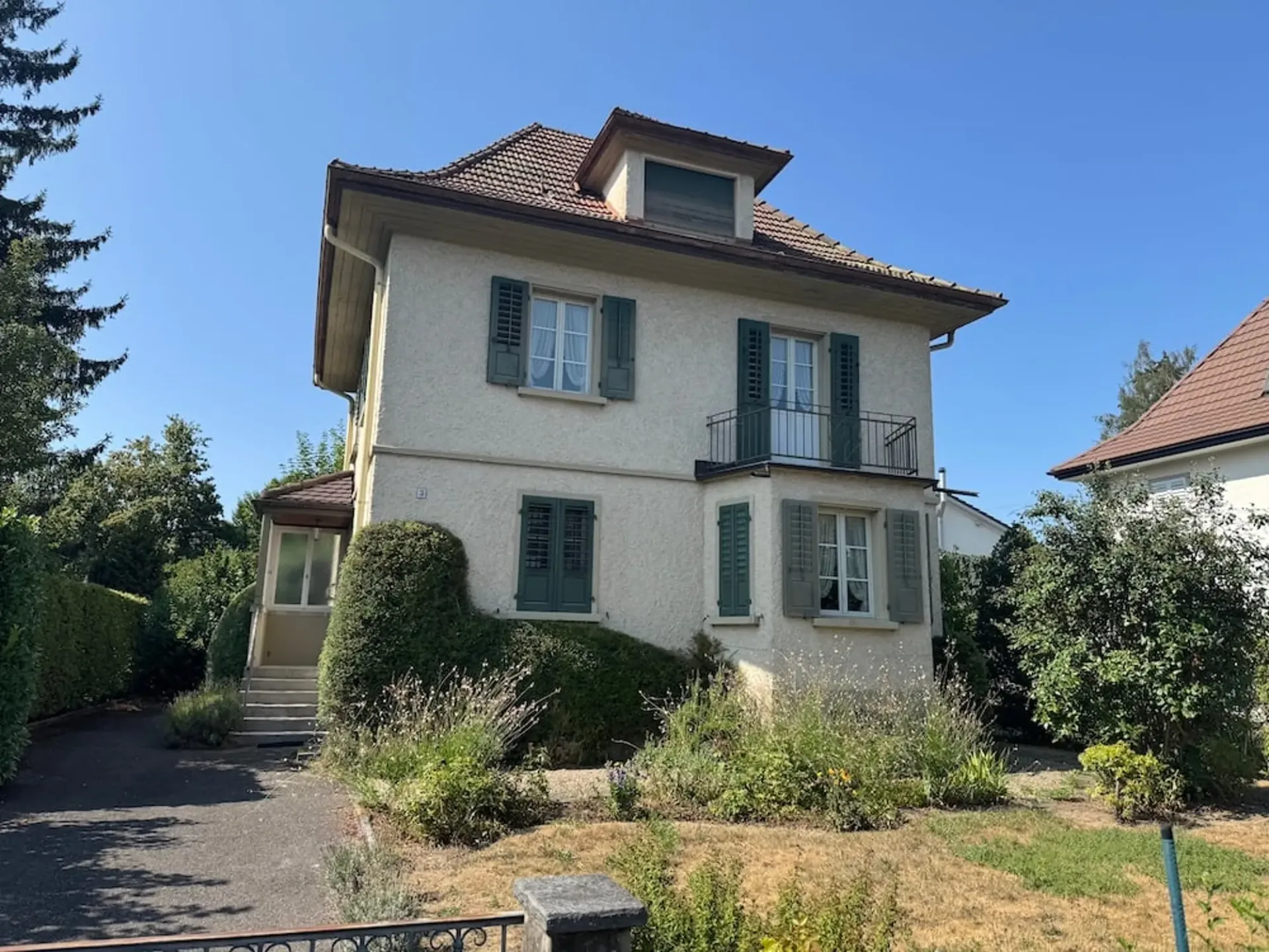 Charmantes Einfamilienhaus mit Baulandreserve an ruhiger Lage in Aarau