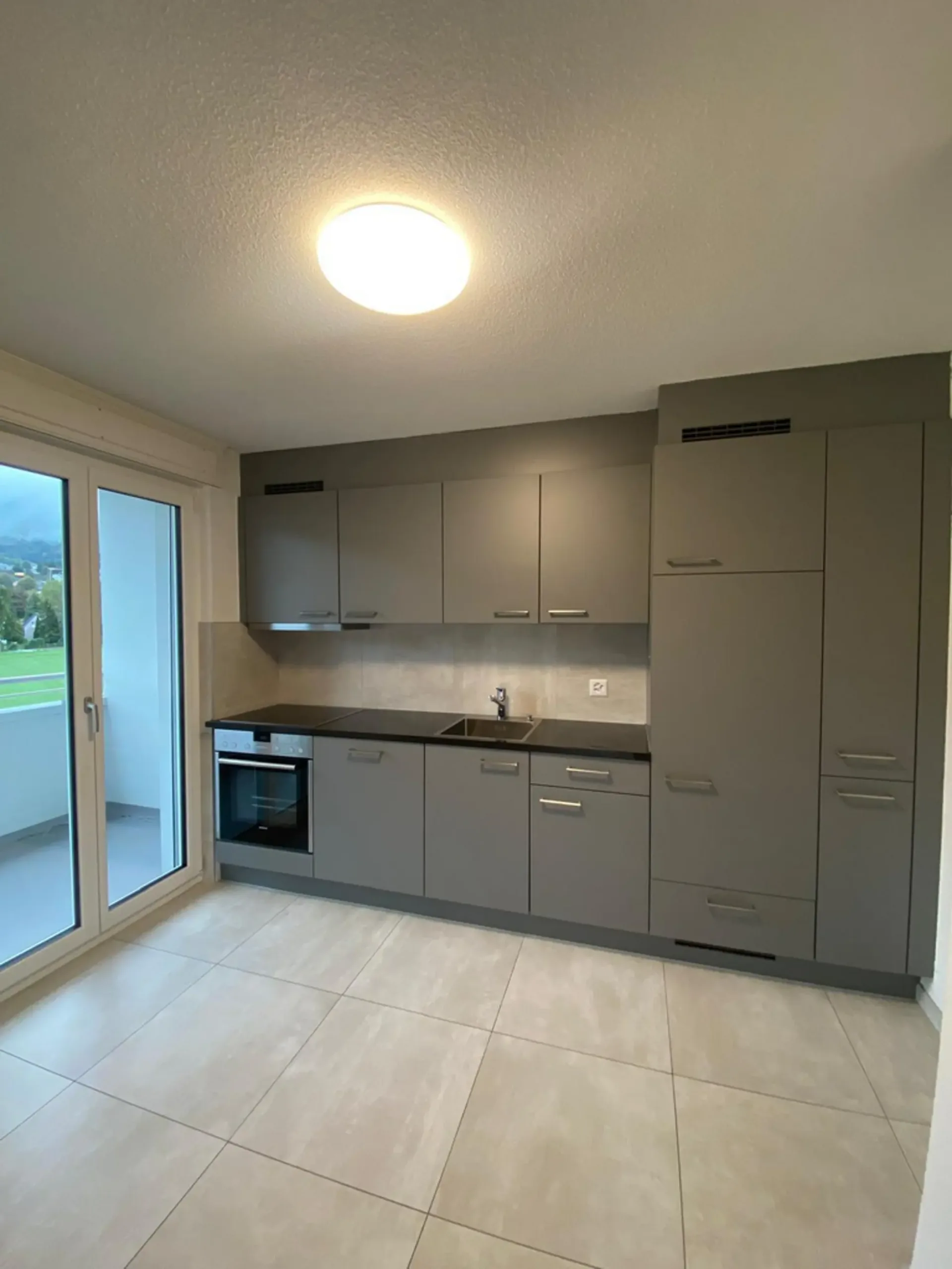 Moderne 3.5-Zimmerwohnung im 3. Stock mit zwei Balkonen