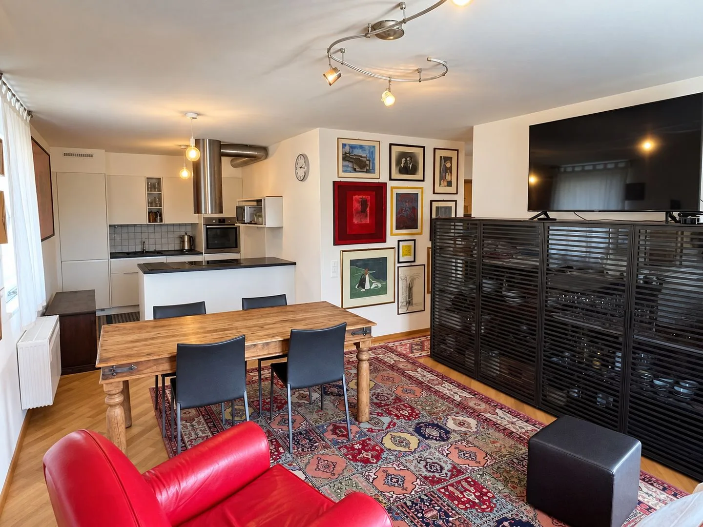 Moderne und helle 3,5-Zimmer-Wohnung mit gemütlicher Terrasse