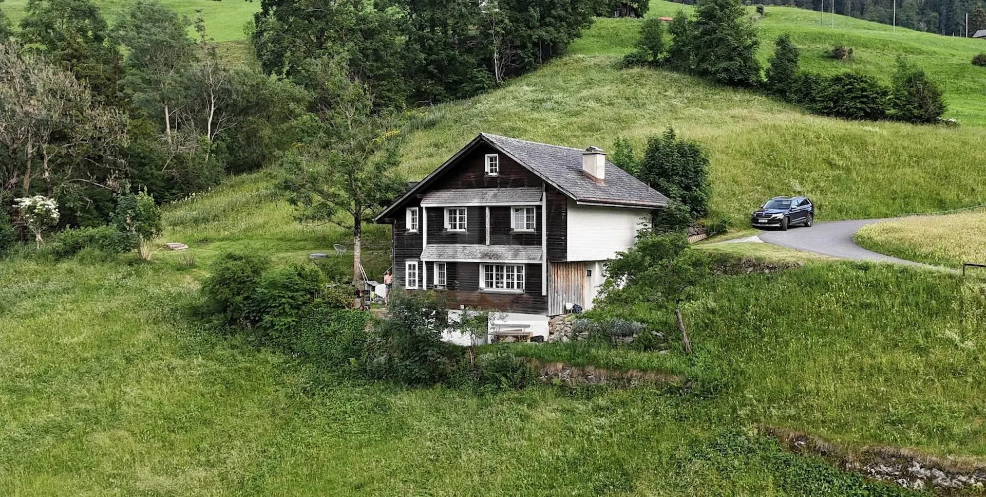 SEHR RUHIG UND NATURNAH