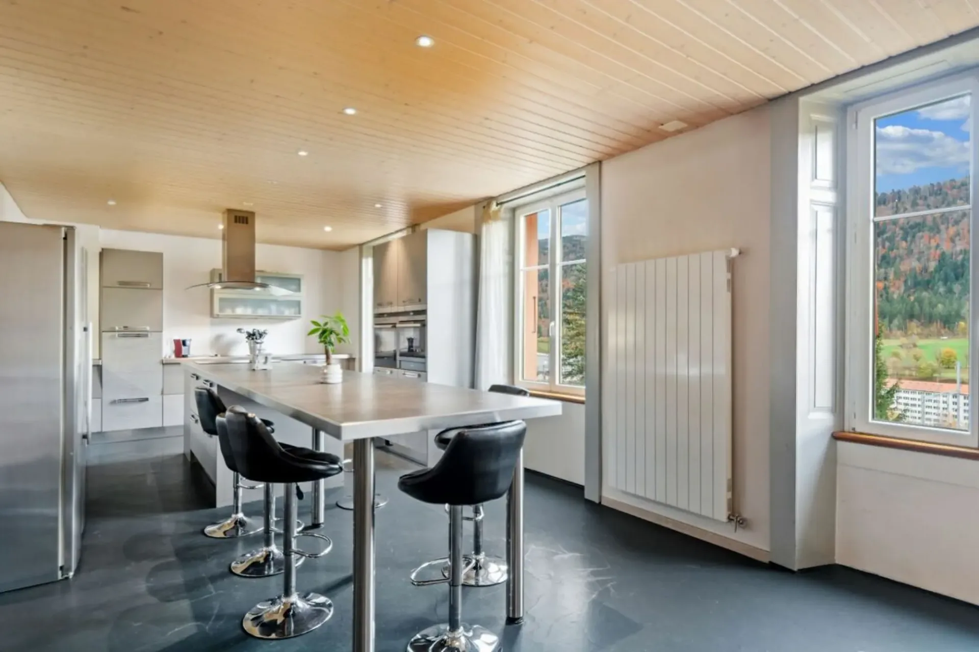 St-Imier, Haus mit Charakter - Perfekt für Familie und berufliche Aktivität
