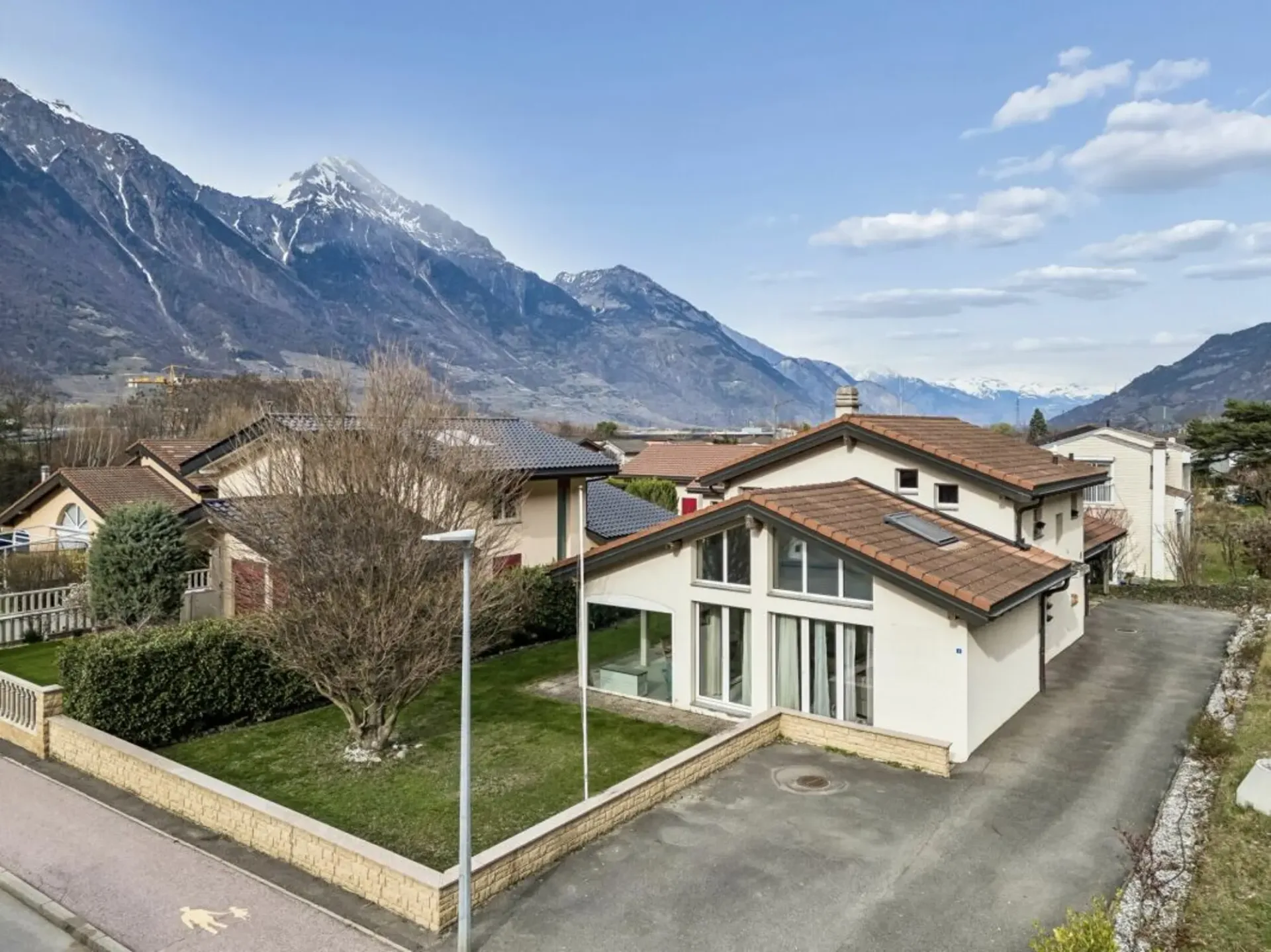Familienvilla mit 5 Zimmern und Garten