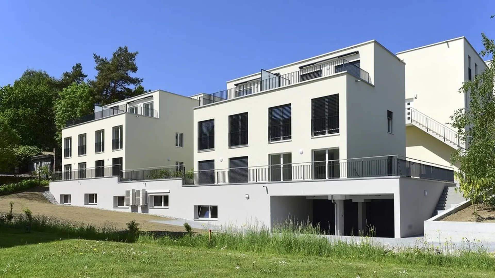 EINZIGARTIGE MAISONETTE-WOHNUNG IN SAFENWIL