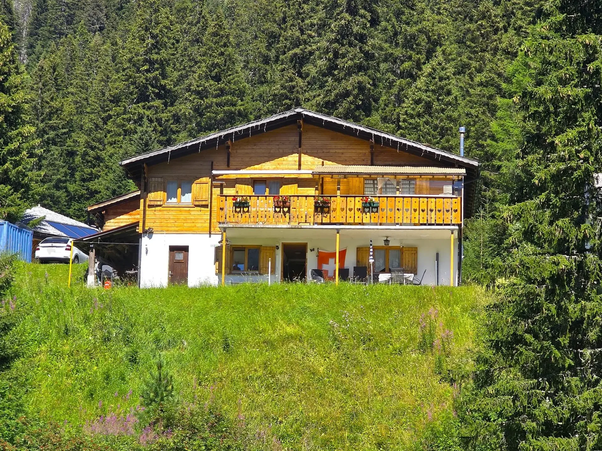 schönes Doppelchalet mit Garten und herrlicher Aussicht