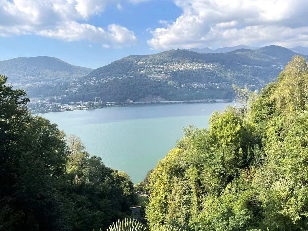 APPARTAMENTO DI 3.5 LOCALI CON MERAVIGLIOSA VISTA PANORAMICA