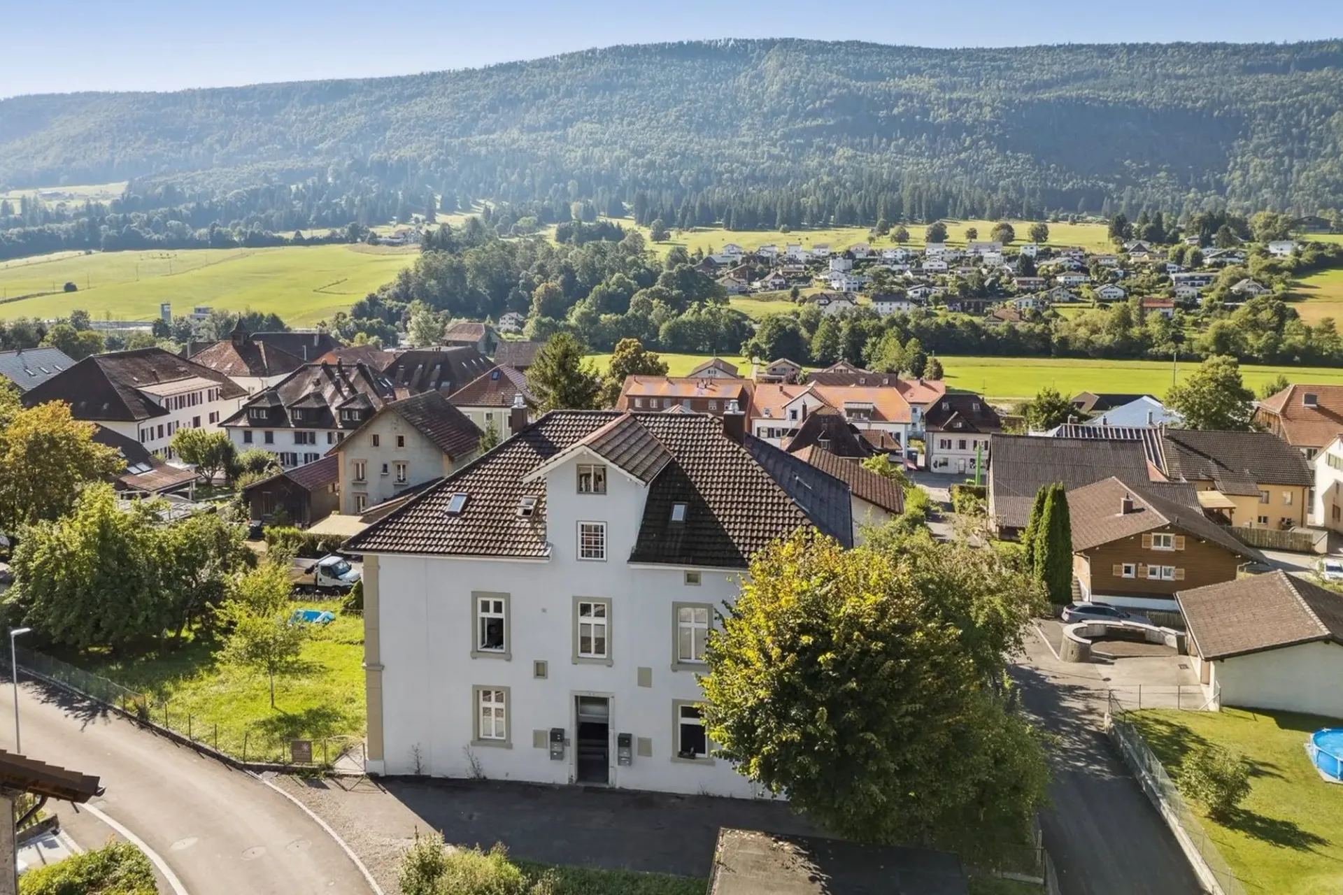 Superbe Gelegenheit. Ein schönes Wohngebäude zum Verkauf in Corgémont.