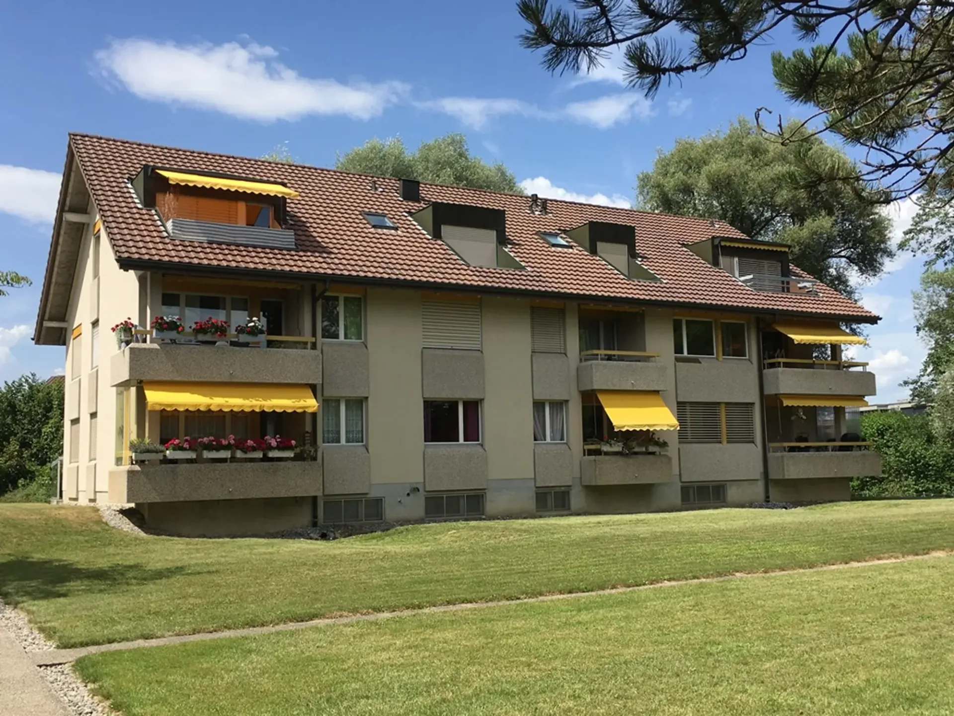 Charmante 3 1/2-Zimmerwohnung, 1. Stock links