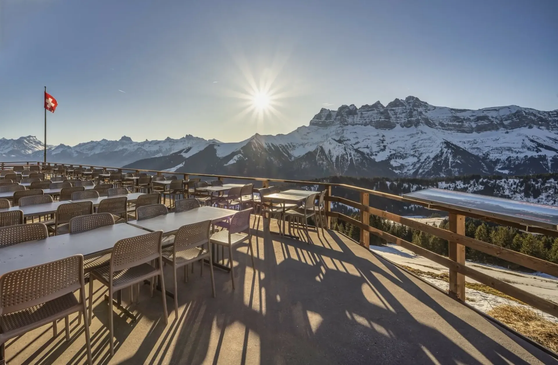 RESTAURANT AUF DEN PISTEN - TERRASSE MIT BICK AUF DENTS-DU-MIDI - EXKLUSIVITÄT