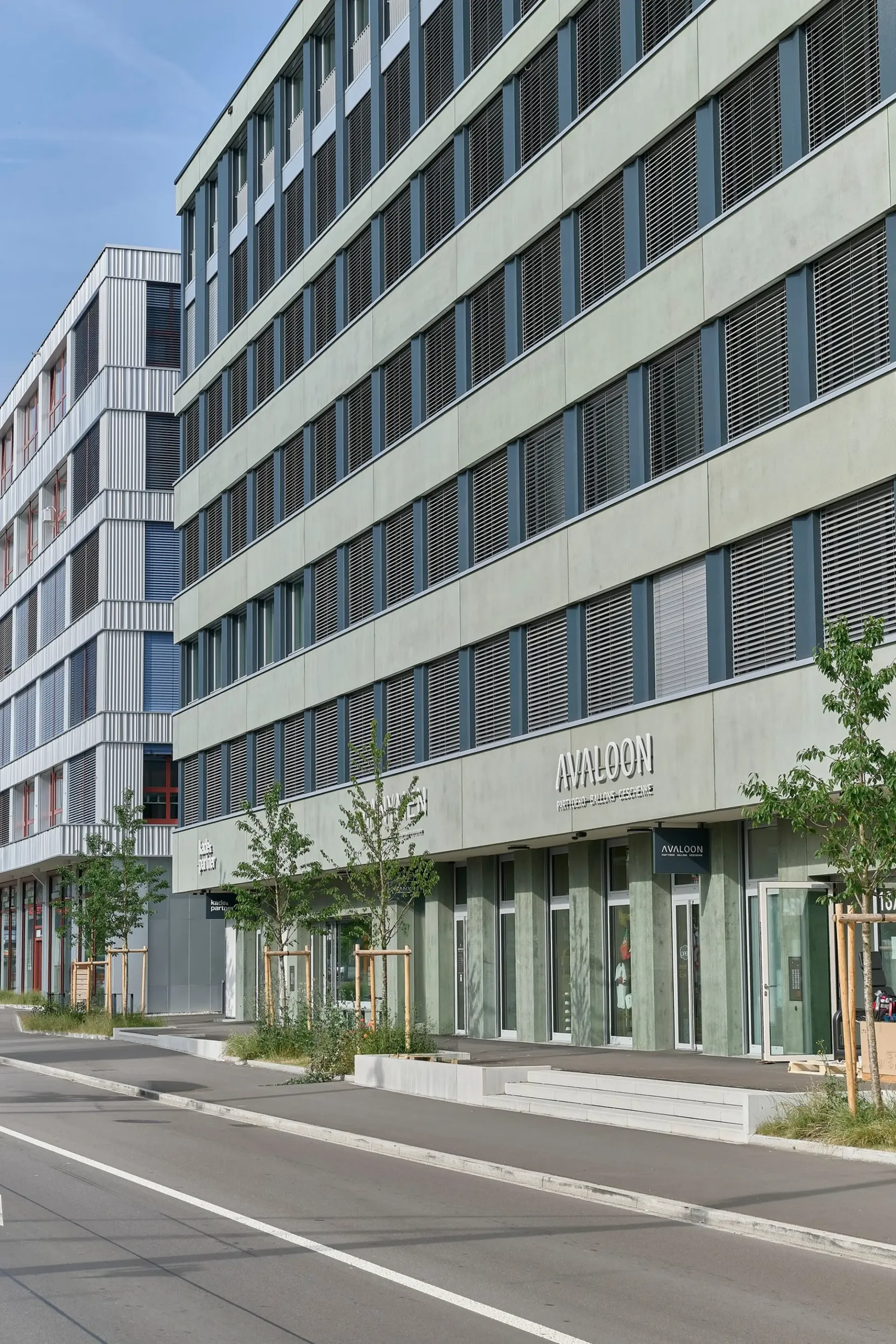 Espace de bureau/commercial moderne, entièrement aménagé, dans un emplacement idéal