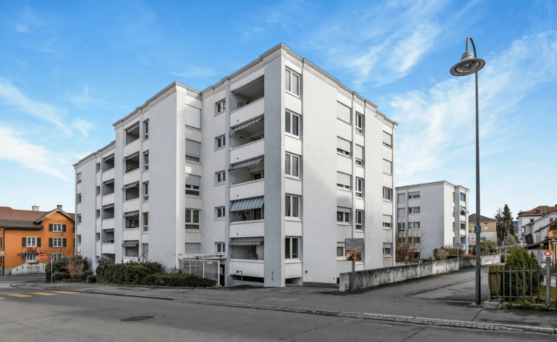 Bright 1-room apartment for rent in the city center