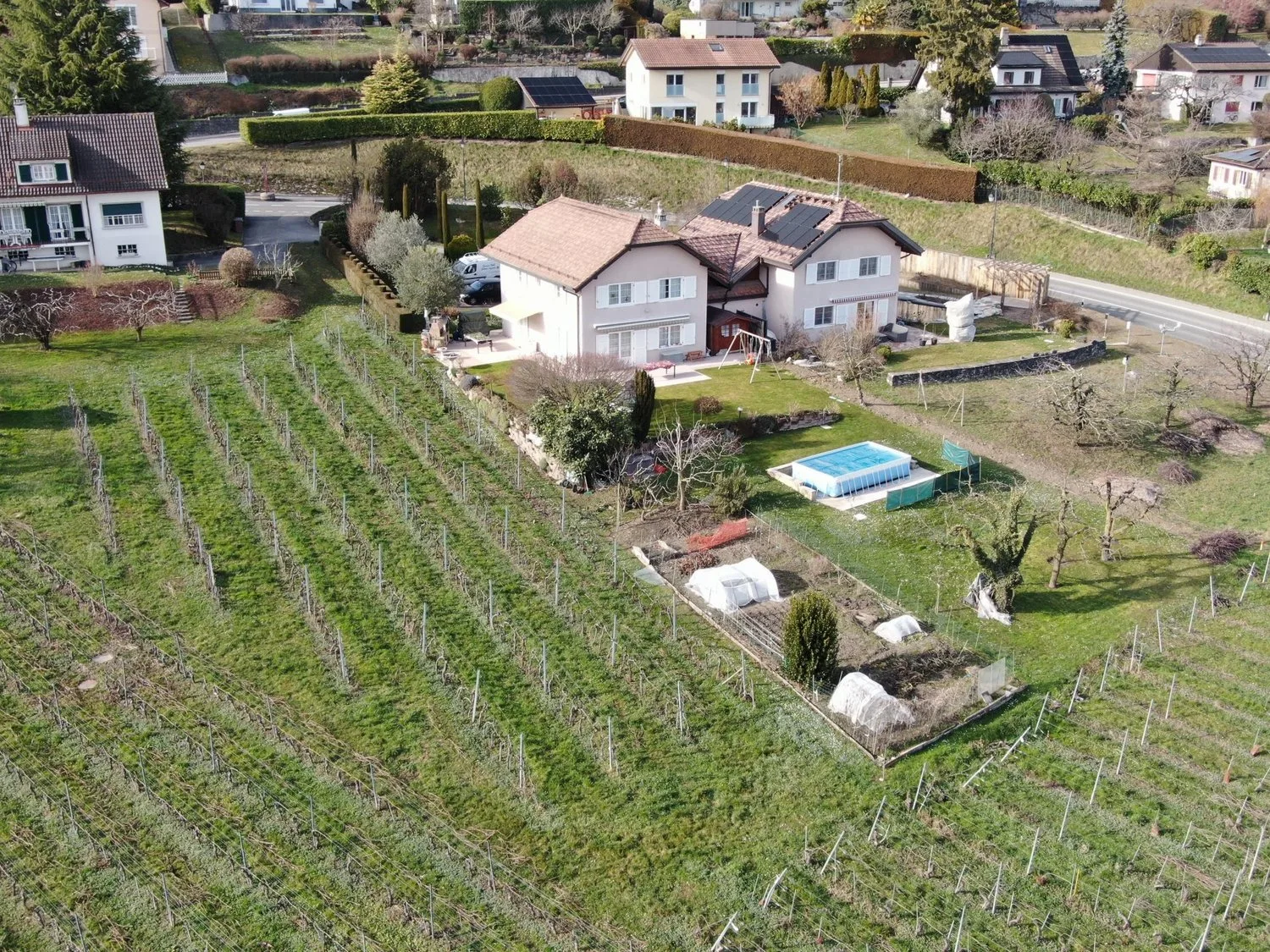 Semi-detached 6-Zimmer-Haus mit Swimmingpool in Echandens