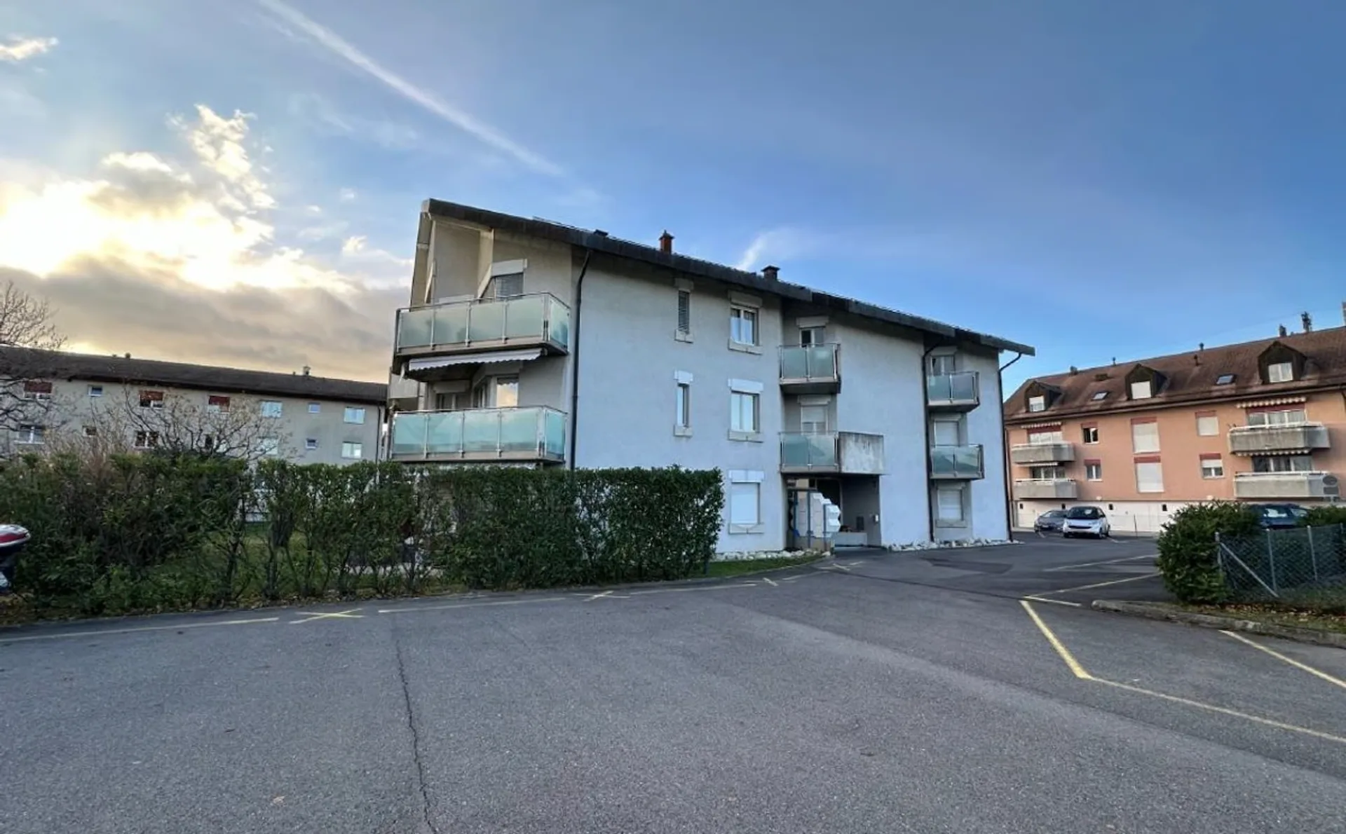 SAINT-PREX - Renovierte Studio-Wohnung mit zwei Balkonen