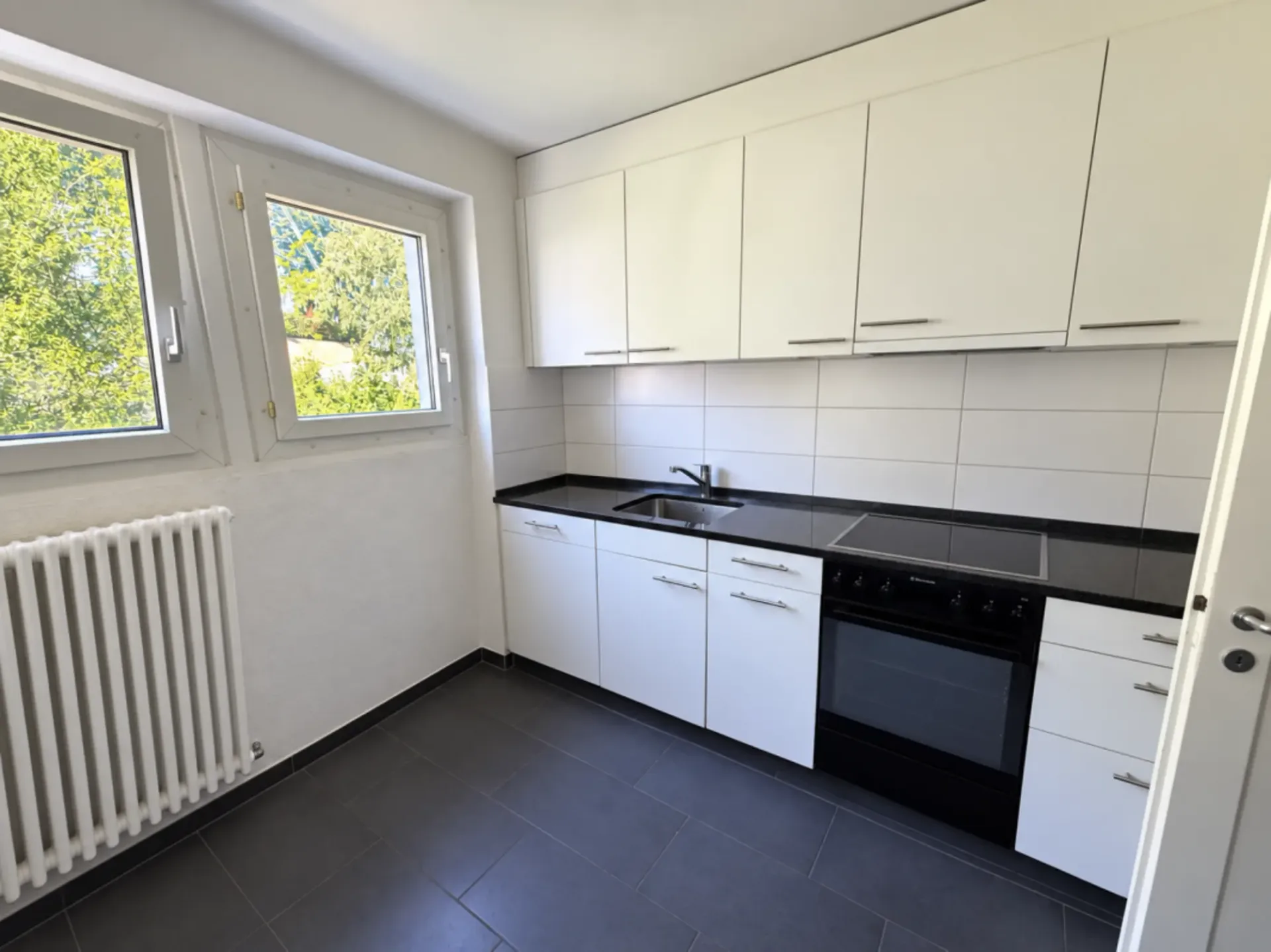 Tramelan, schönes renoviertes 4-Zimmer-Apartment im oberen Erdgeschoss, in einer ruhigen Nachbarschaft