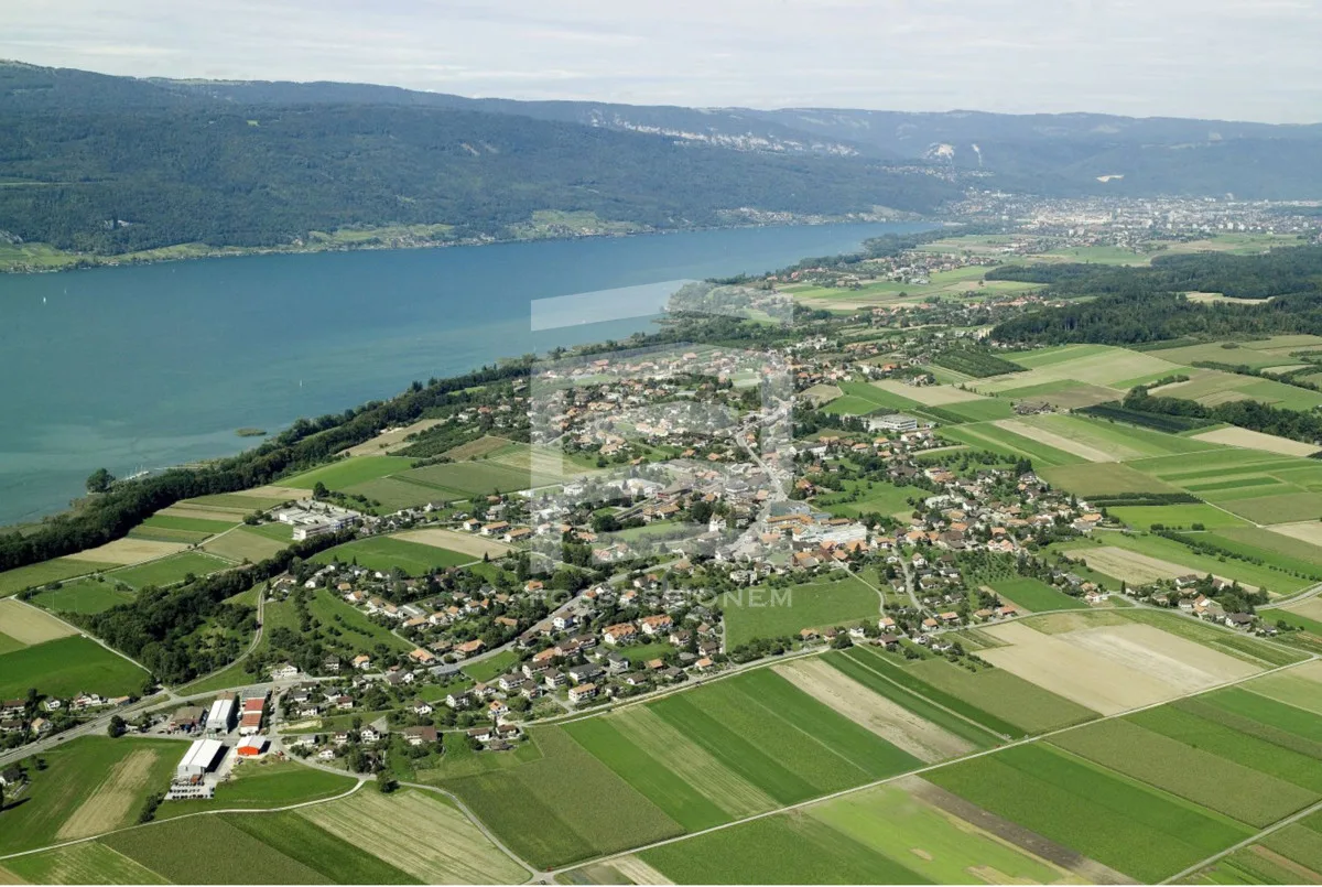 Modern attic apartment with a great view in Täuffelen