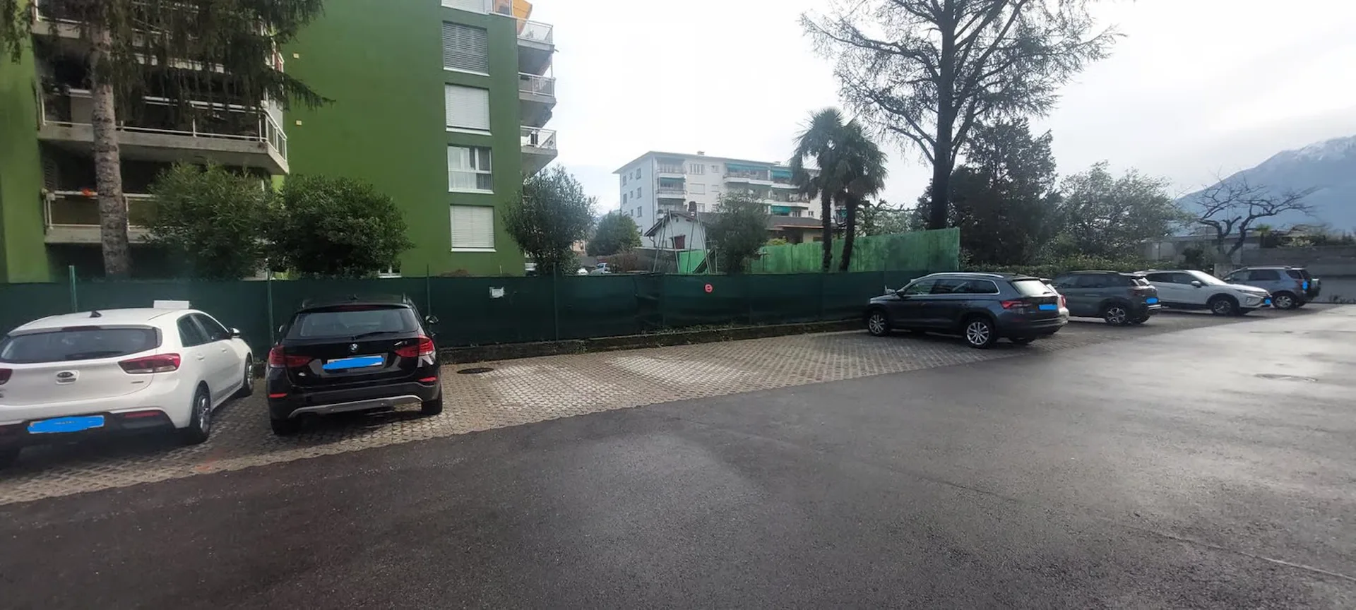 Parkplatz zu vermieten, Posto auto in affitto,