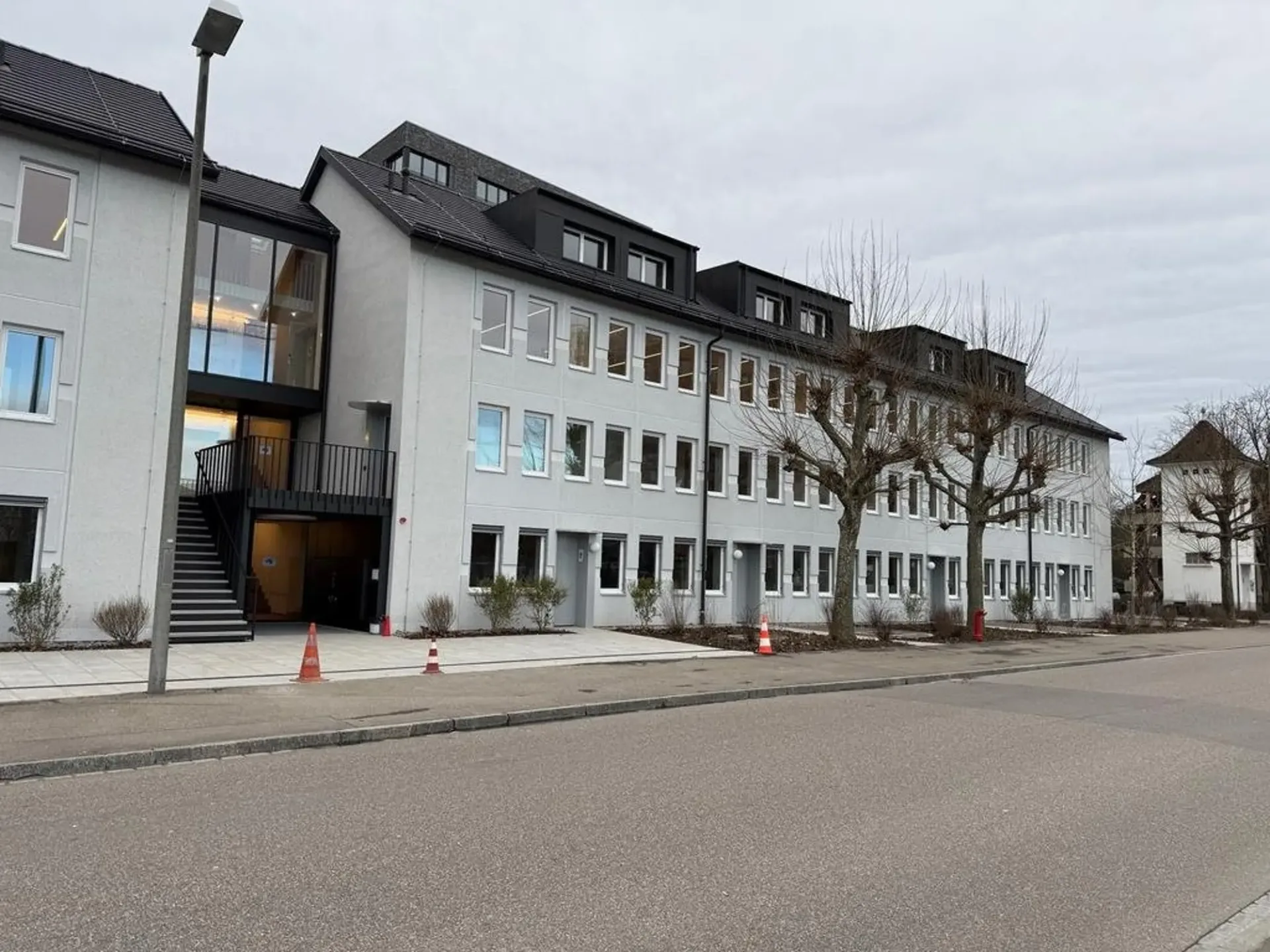 Moderne Studio mit grosser Küche