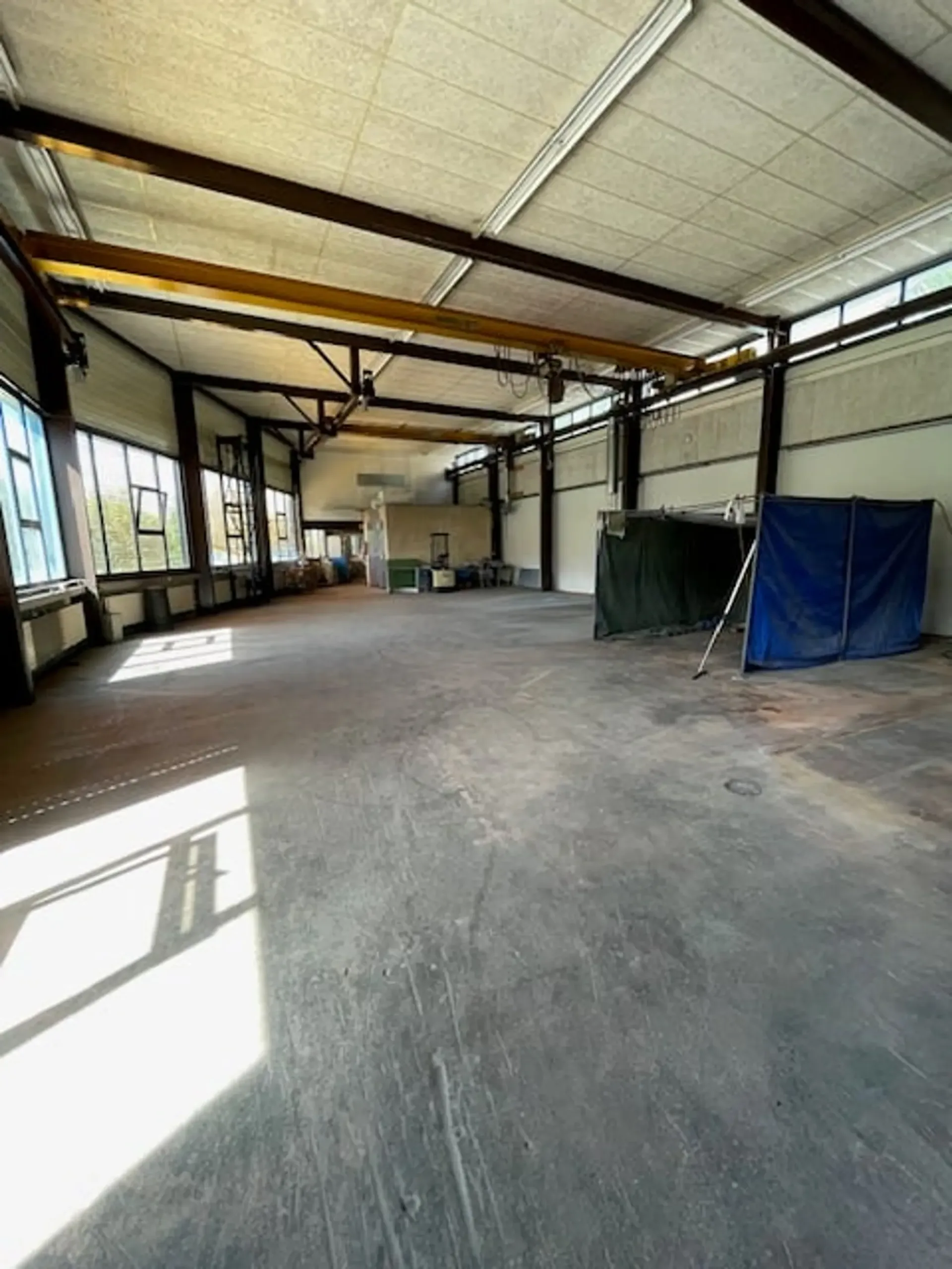 Lokal Gewerbeimmobilie von 360 m² renoviert in St-Imier